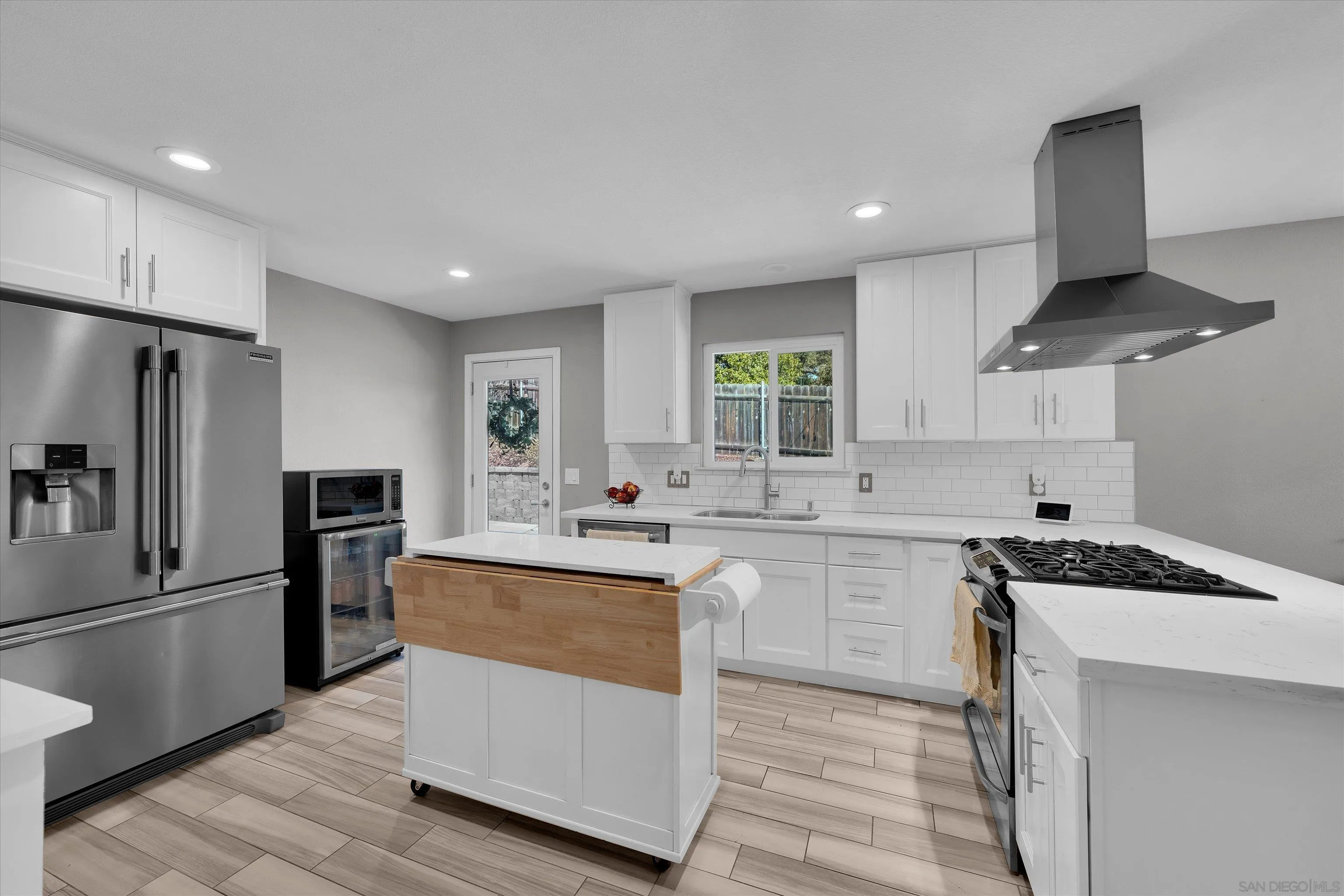 https://cdn.realtyfeed.com/cdn/127/260024424/df4fb3ccdd8176f85ad2e3a05a2058e9.webp