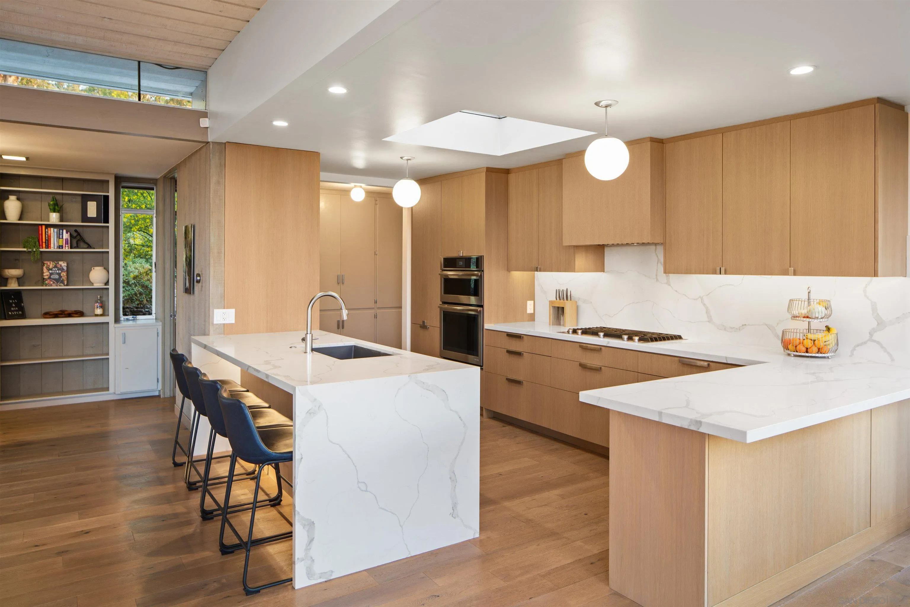 https://cdn.realtyfeed.com/cdn/127/260024430/06f6efa31b74673b3f89fada47b1815e.webp