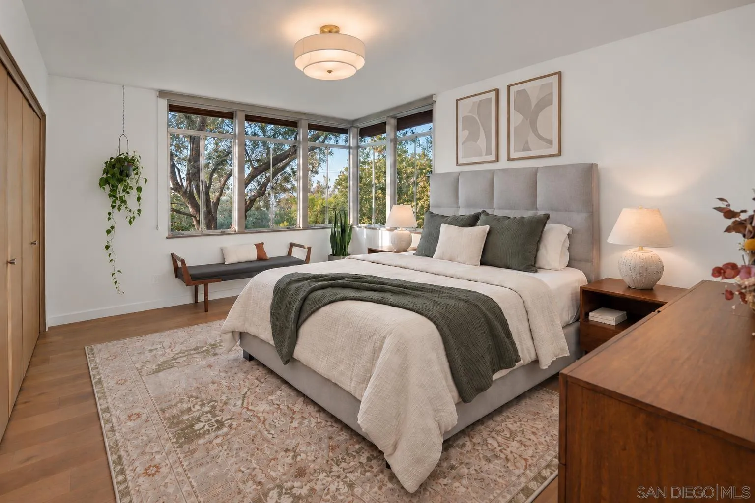 https://cdn.realtyfeed.com/cdn/127/260024430/54103ac79bd98775821849d5689626da.webp