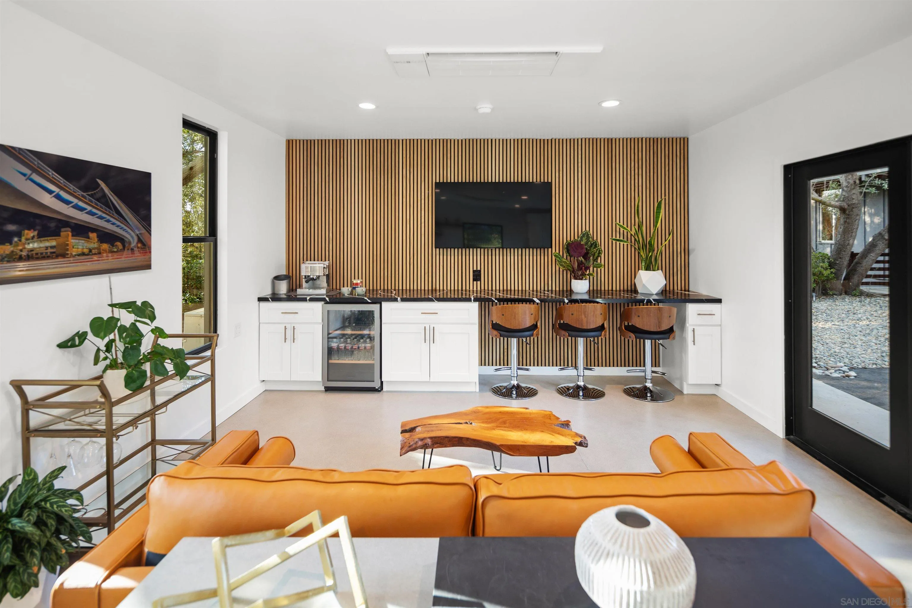 https://cdn.realtyfeed.com/cdn/127/260024430/5f34bab185d9ad3af2e94d3c6eb5463f.webp