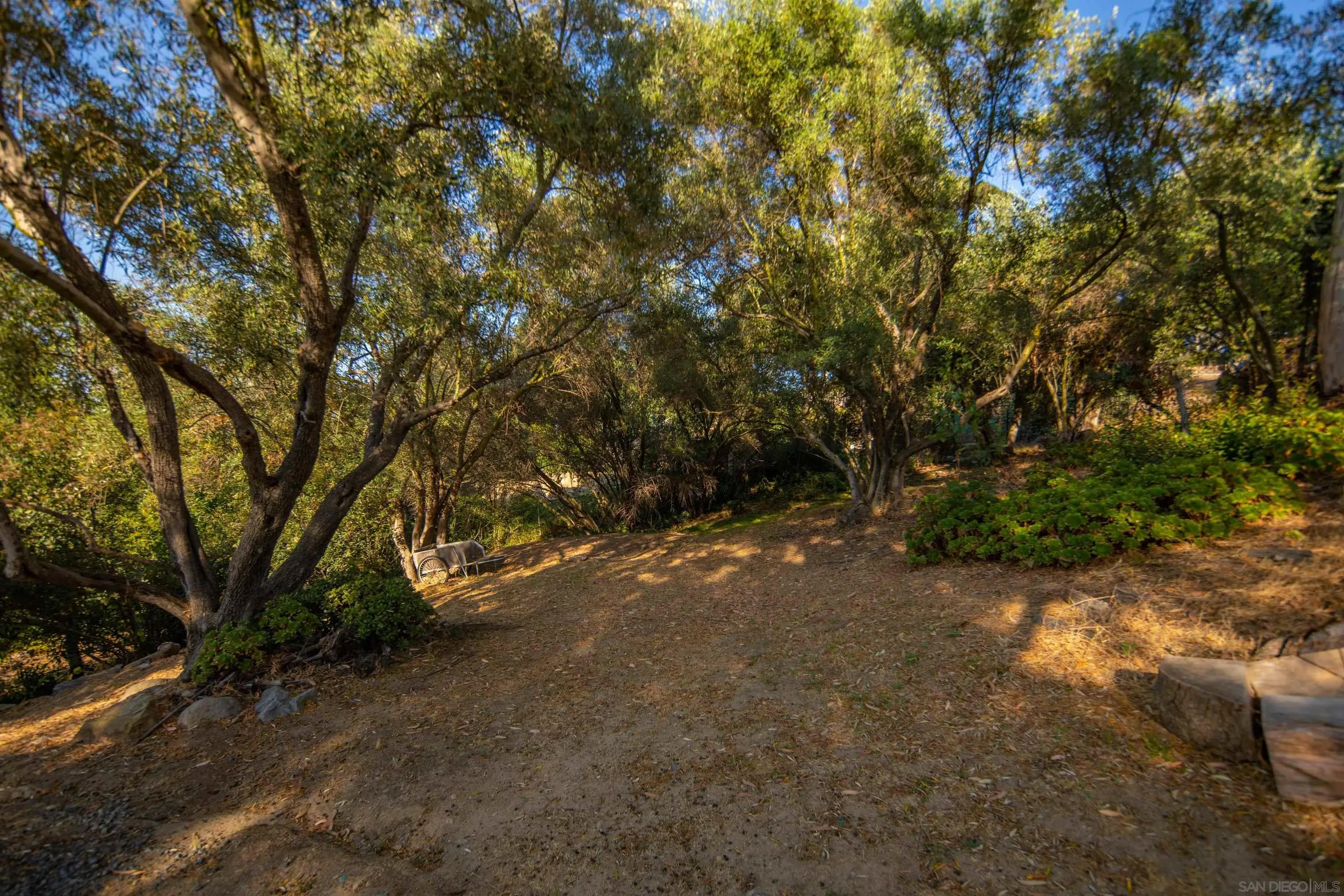 https://cdn.realtyfeed.com/cdn/127/260024430/7d99249b650e3245547511e4c79a9f85.webp