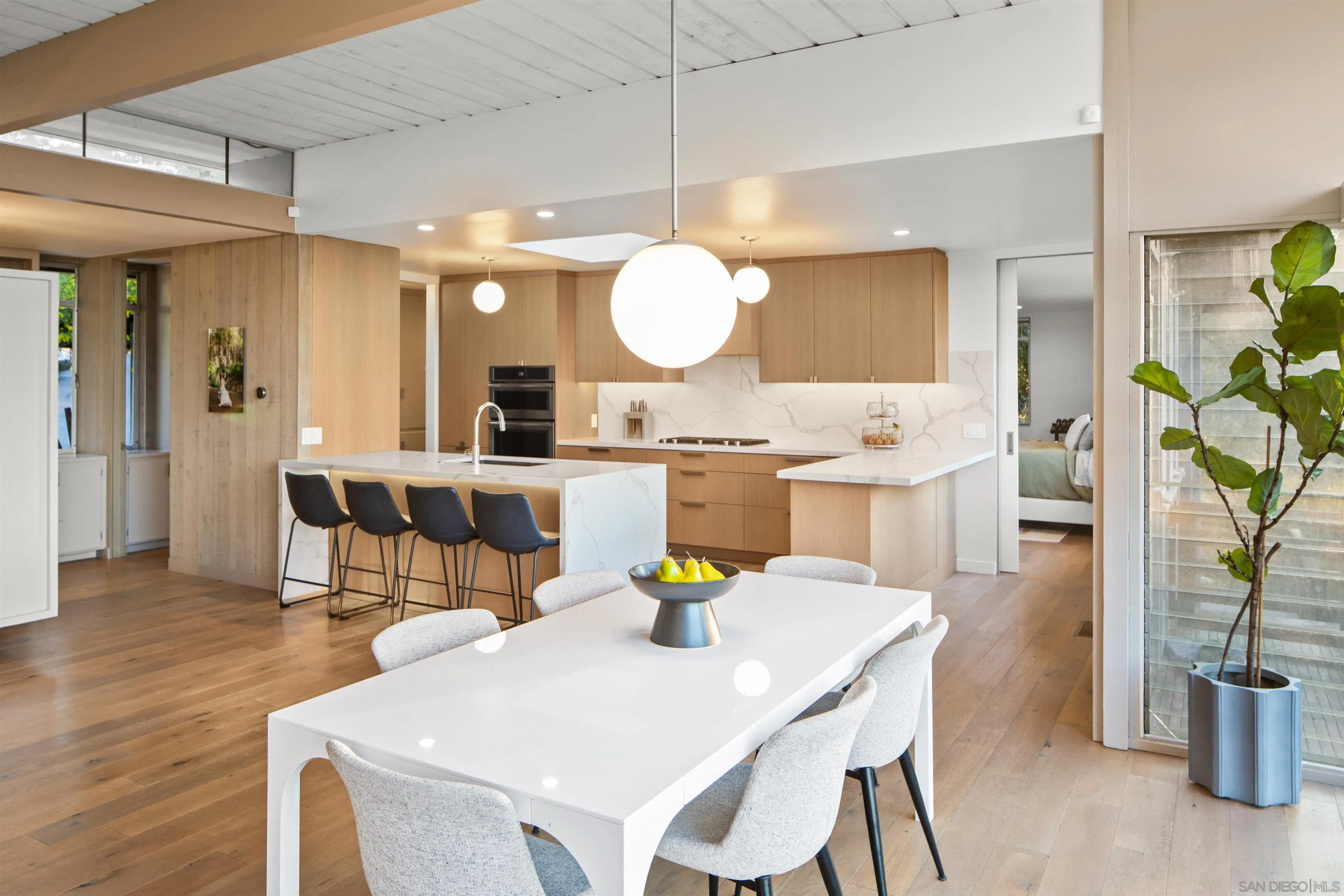https://cdn.realtyfeed.com/cdn/127/260024430/974624ea74664cf250656fa2a19d5798.webp