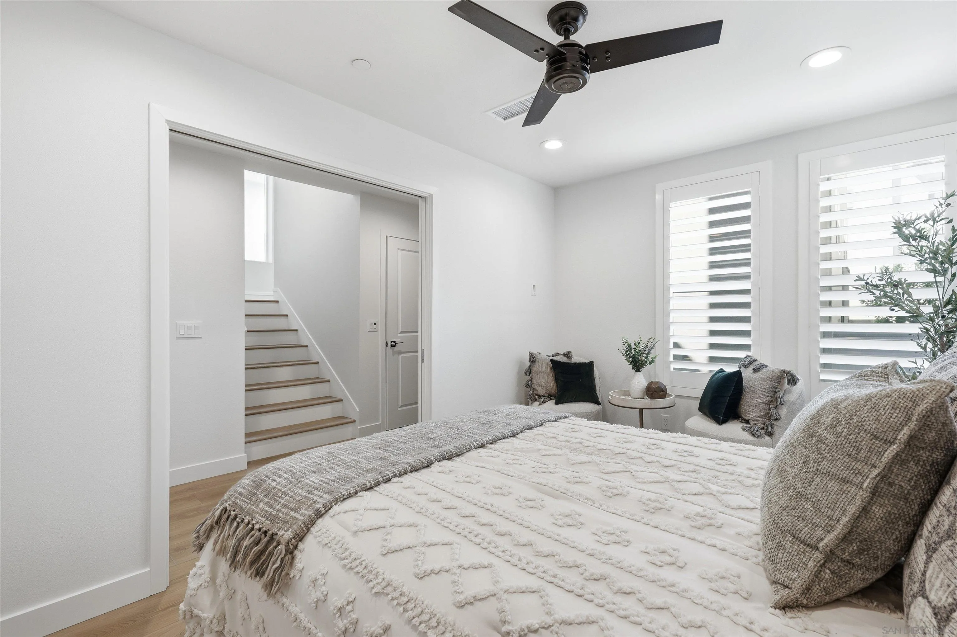 https://cdn.realtyfeed.com/cdn/127/260024442/9925959c13174225899bb798283dd809.webp