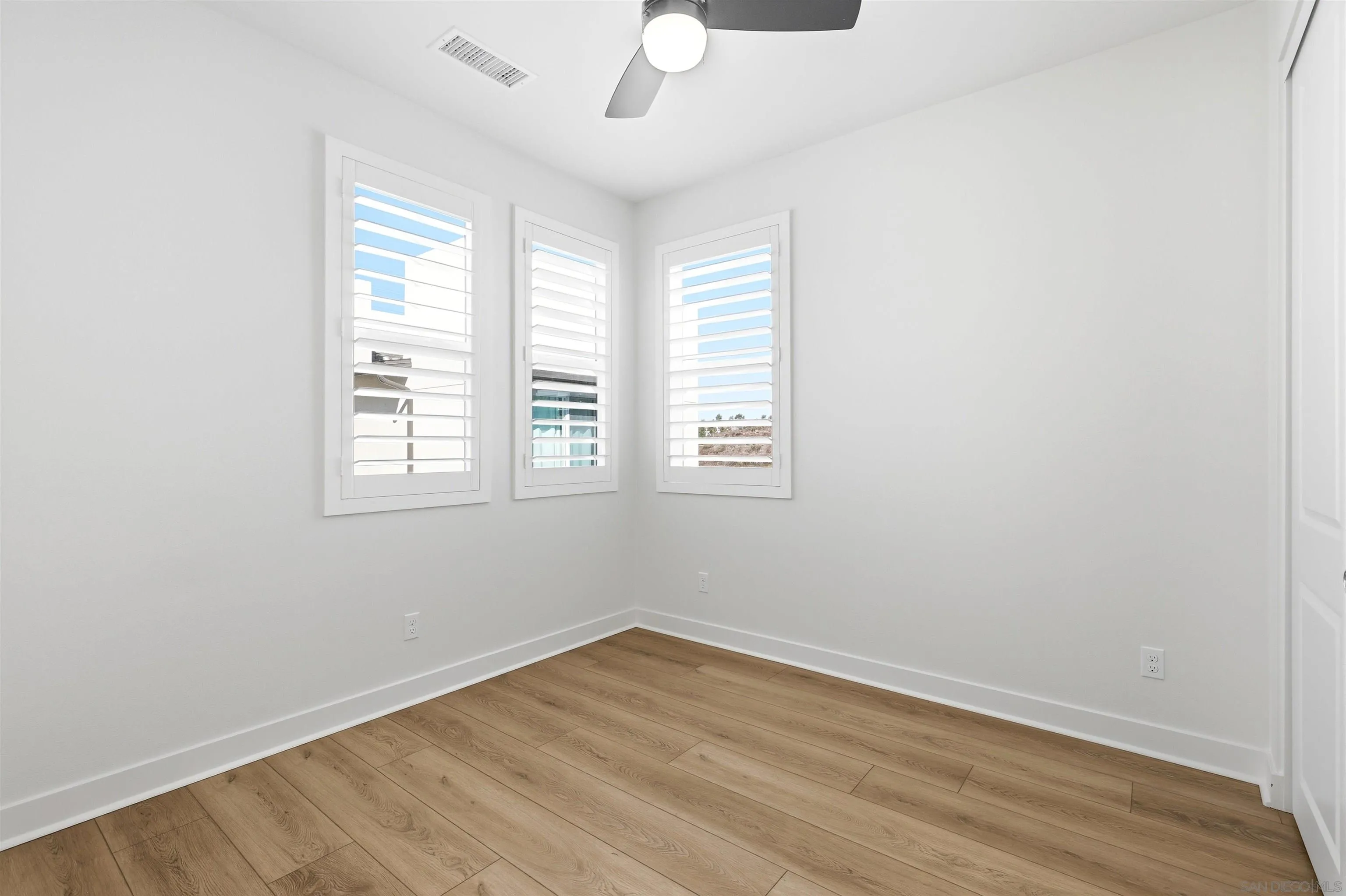 https://cdn.realtyfeed.com/cdn/127/260024442/c46aa2e7616dedd214e893be0755cf83.webp