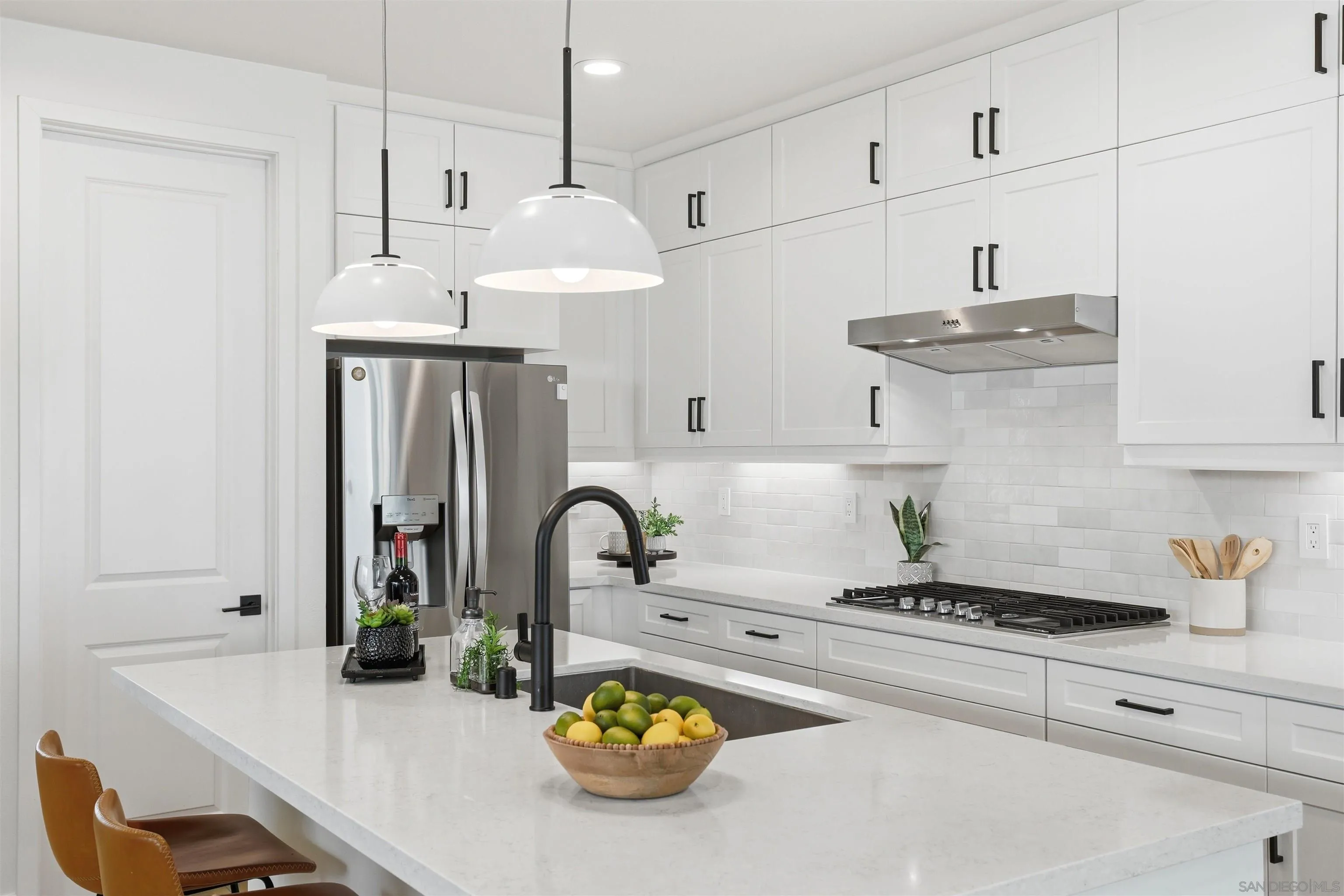 https://cdn.realtyfeed.com/cdn/127/260024442/d524e8dd3f79760b5c64e8a86b9696de.webp