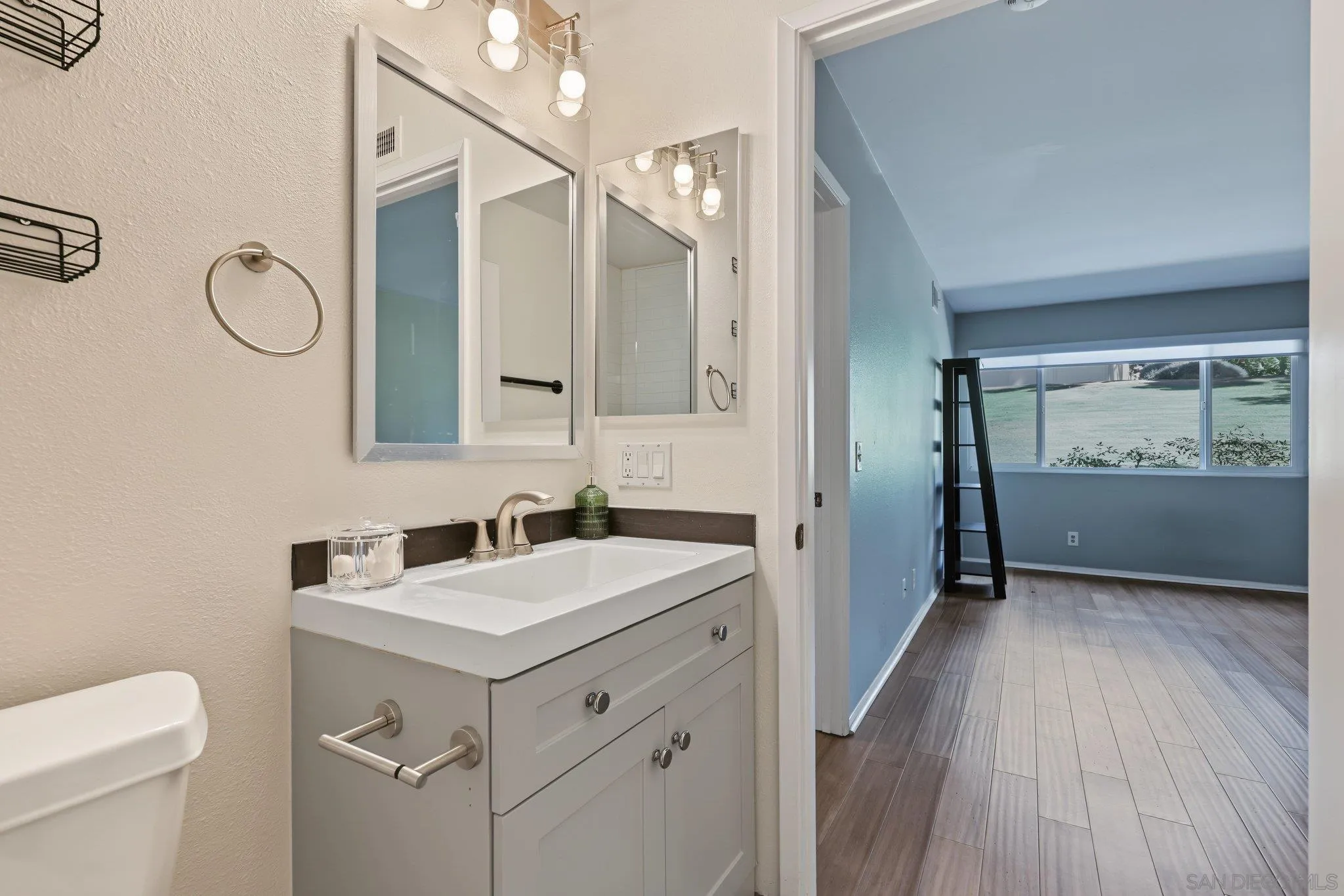 https://cdn.realtyfeed.com/cdn/127/260024448/0c2acf685842d73b9b6ee24532fabe98.webp