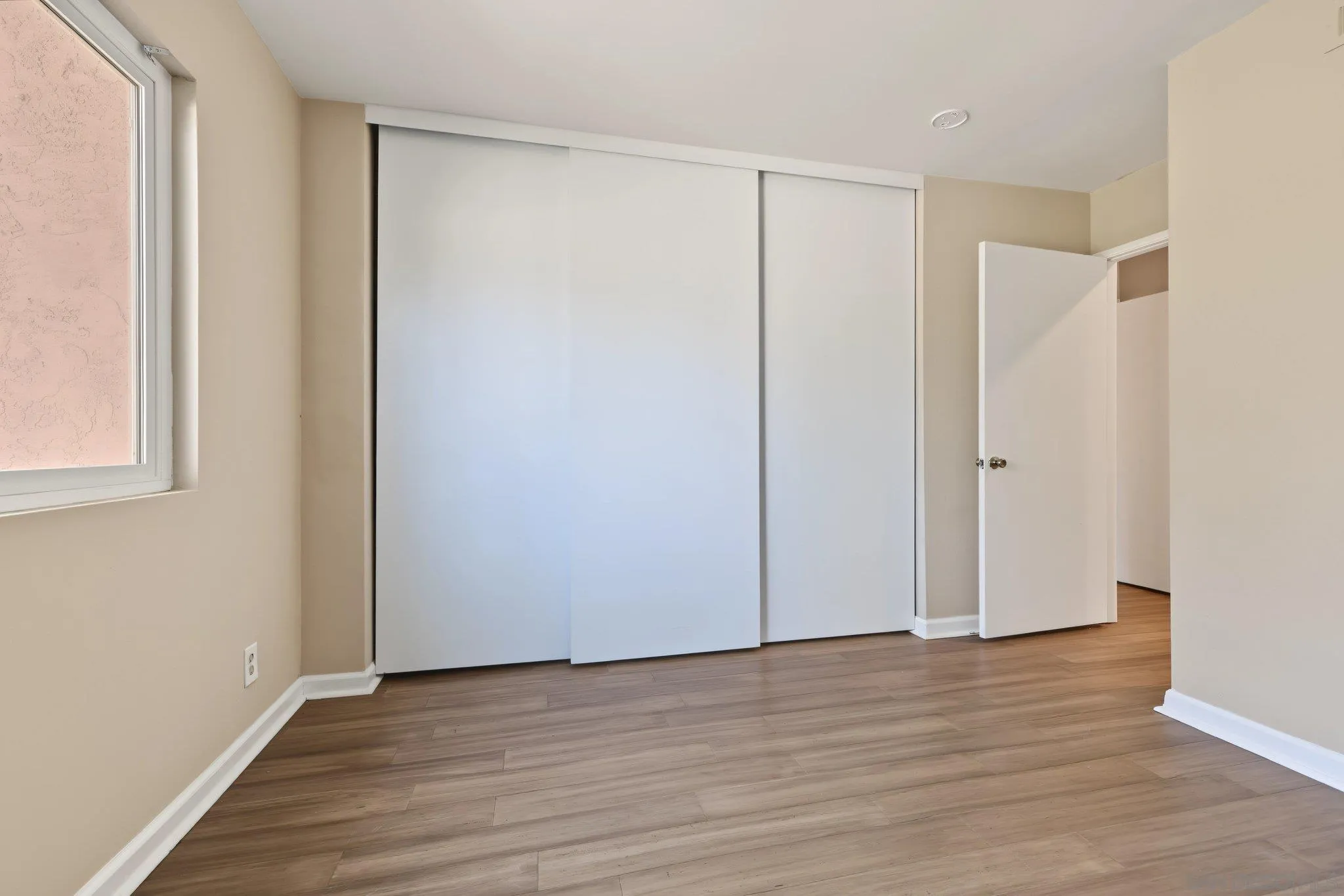 https://cdn.realtyfeed.com/cdn/127/260024448/11bc94d23d9ab4a17a0ee205ed6c2330.webp