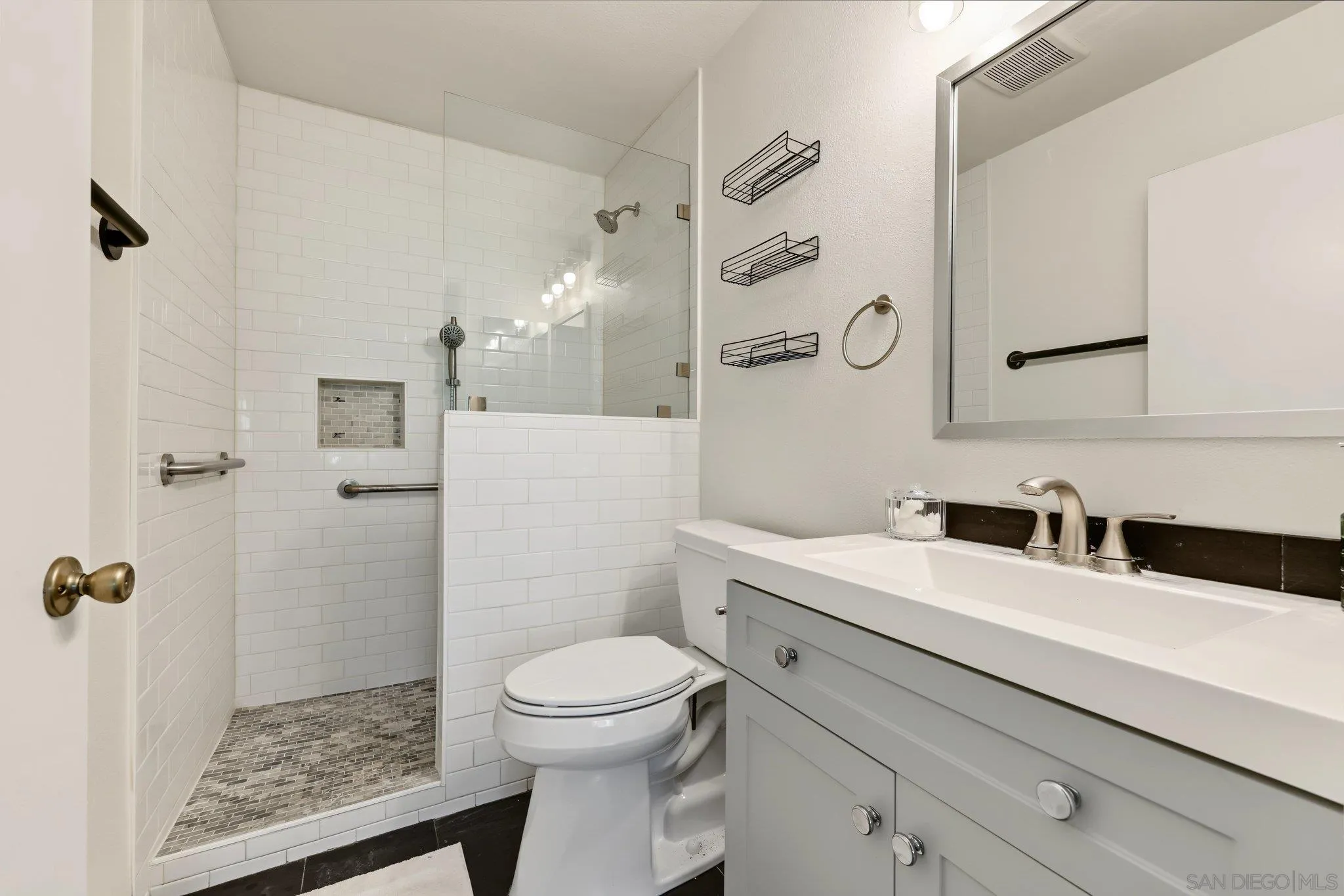 https://cdn.realtyfeed.com/cdn/127/260024448/30886ace5af273472564beae83502dbd.webp