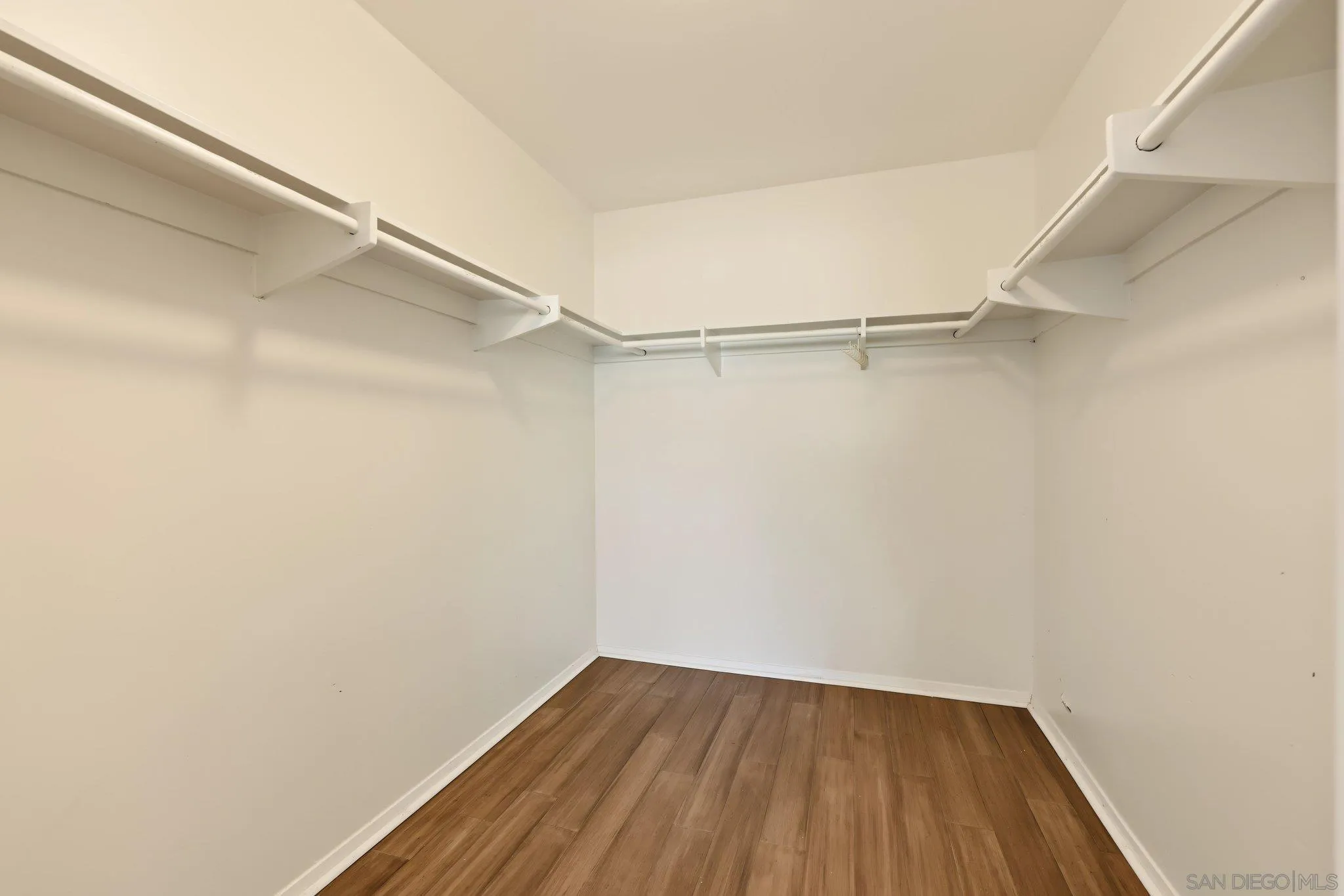 https://cdn.realtyfeed.com/cdn/127/260024448/4f35c9bbece2e260b94ac5e3a6aeb3c1.webp
