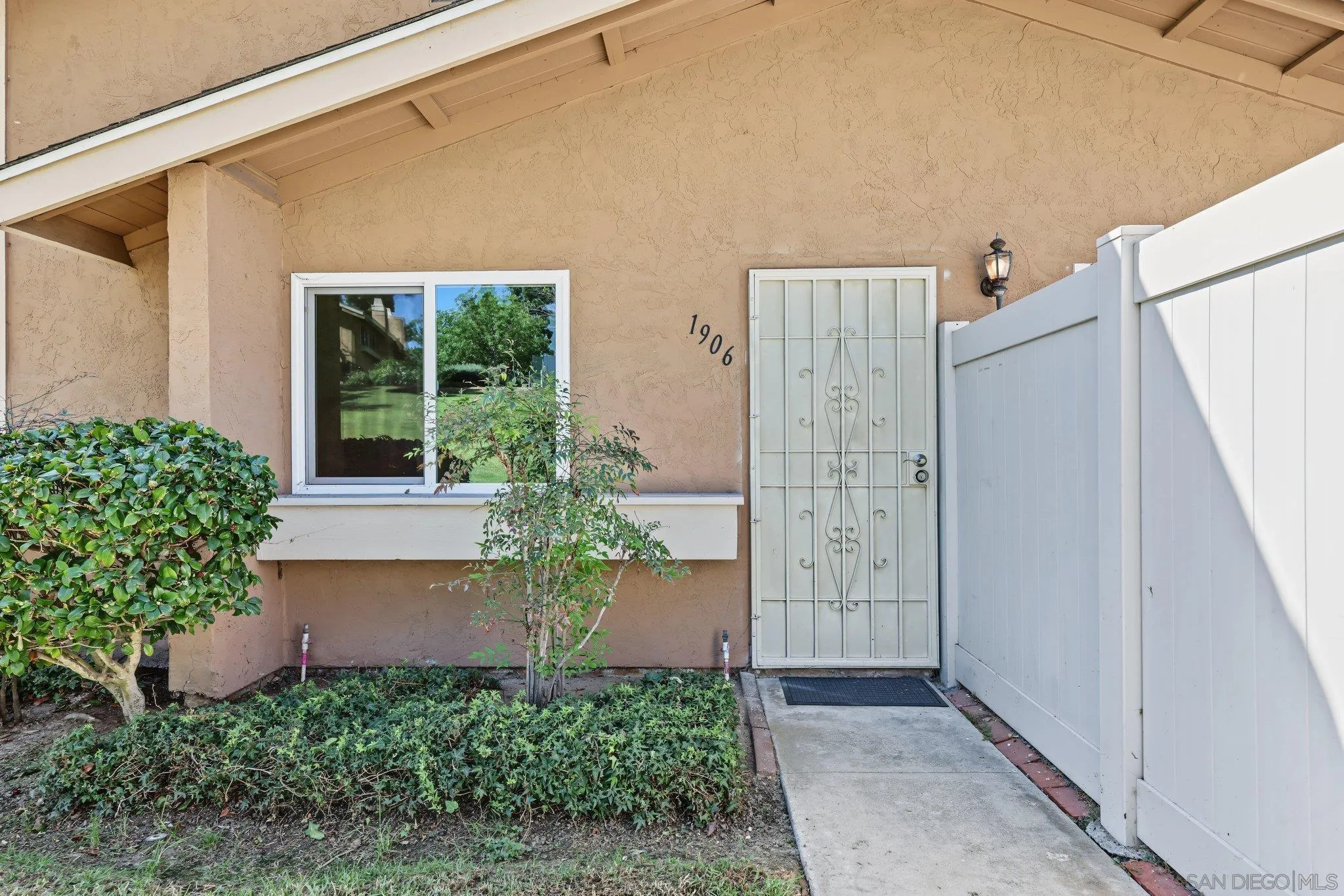 https://cdn.realtyfeed.com/cdn/127/260024448/9bada500de7ffcb792f148082c3c03ad.webp