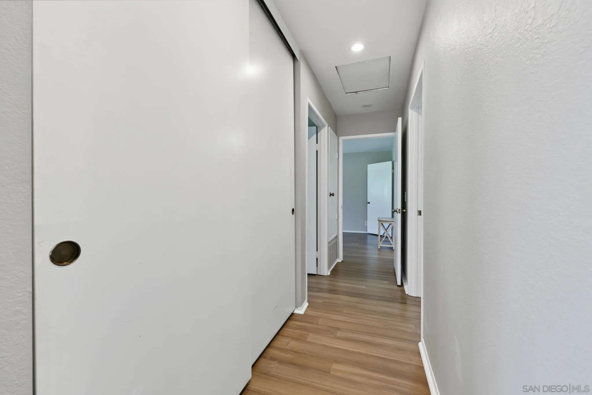 https://cdn.realtyfeed.com/cdn/127/260024448/a57dd2e3e2d433e794d639832da5500f.webp