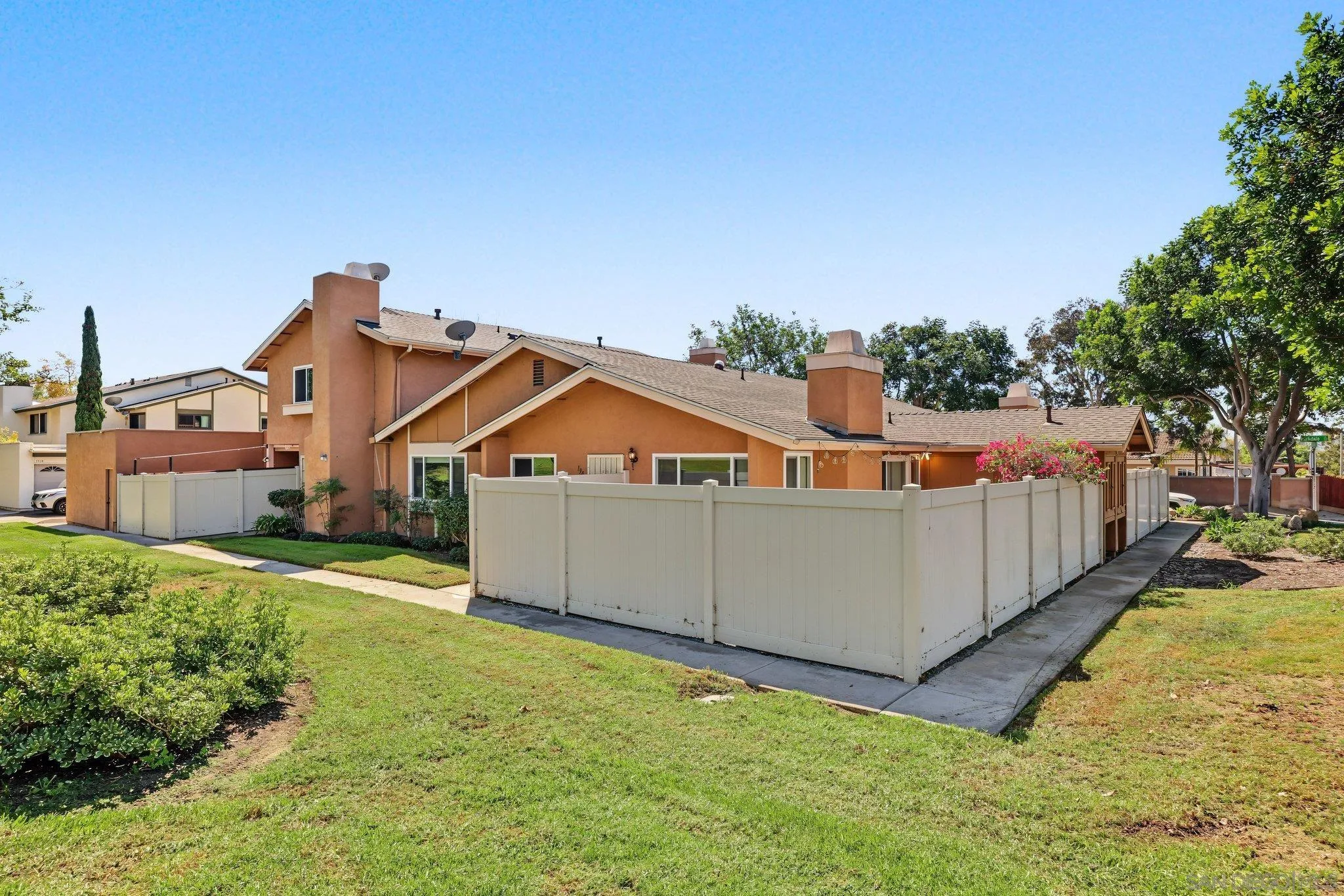 https://cdn.realtyfeed.com/cdn/127/260024448/d59c10ae34cd6475452524cd175477b3.webp