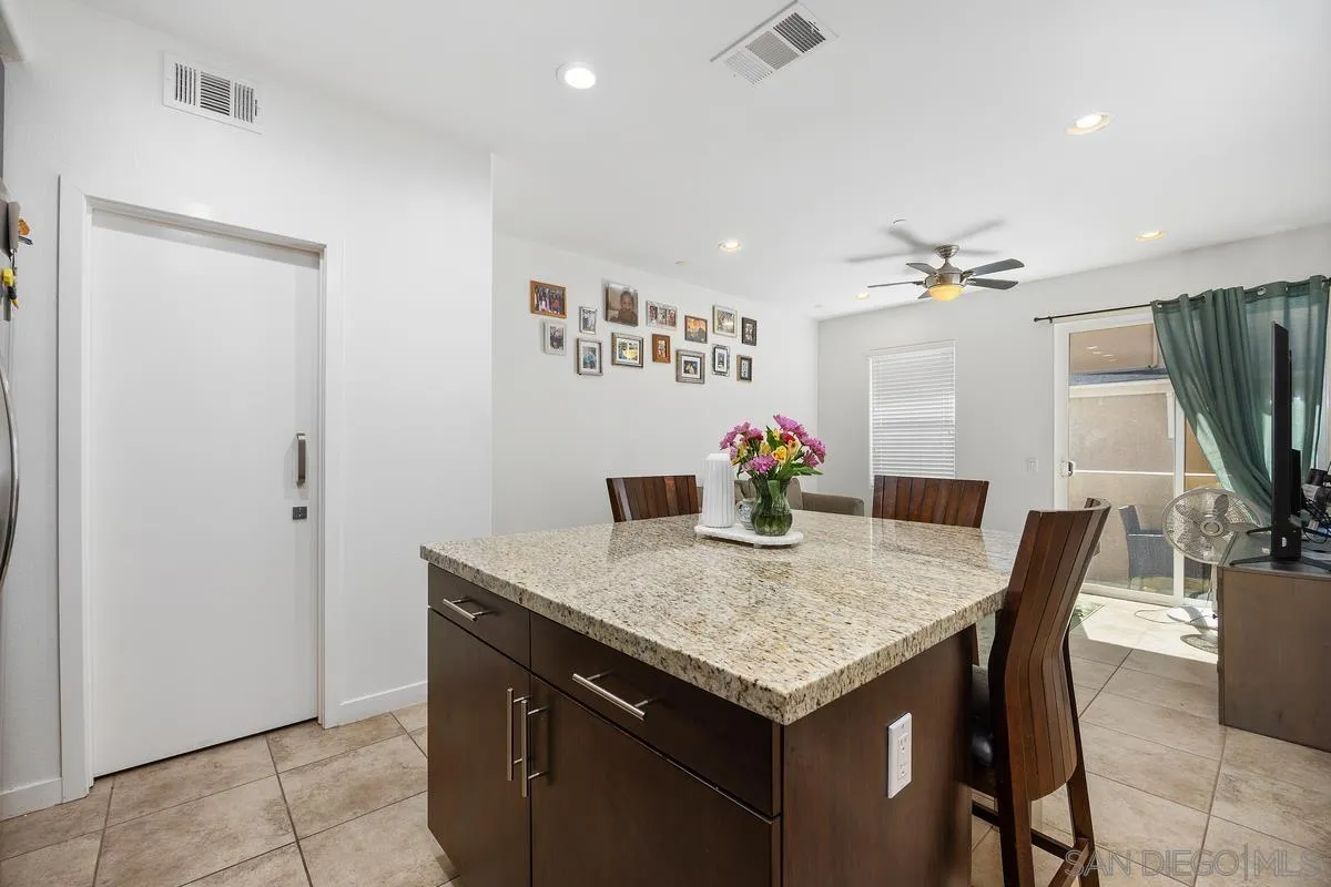 https://cdn.realtyfeed.com/cdn/127/260024455/32da4eebe3085a95b031a175c42b7b43.webp