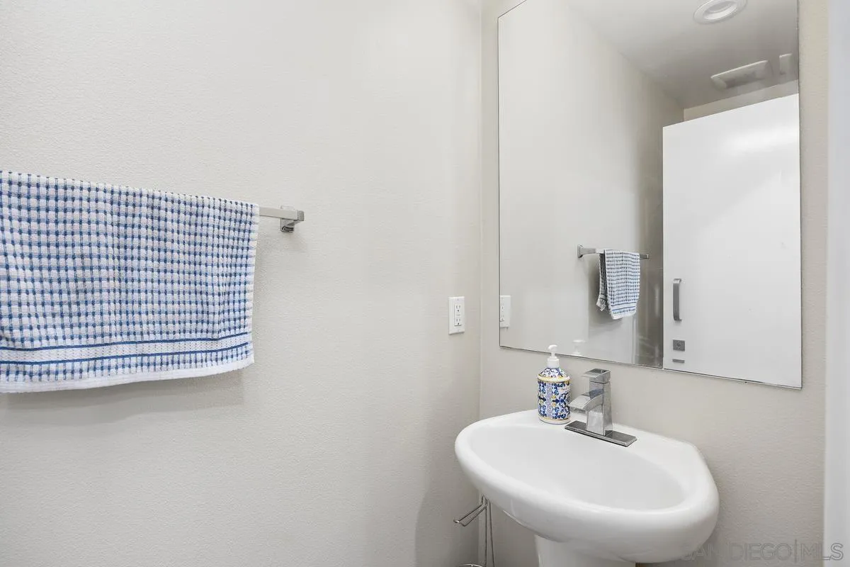 https://cdn.realtyfeed.com/cdn/127/260024455/804d485bea03a339dfad613c771938bf.webp