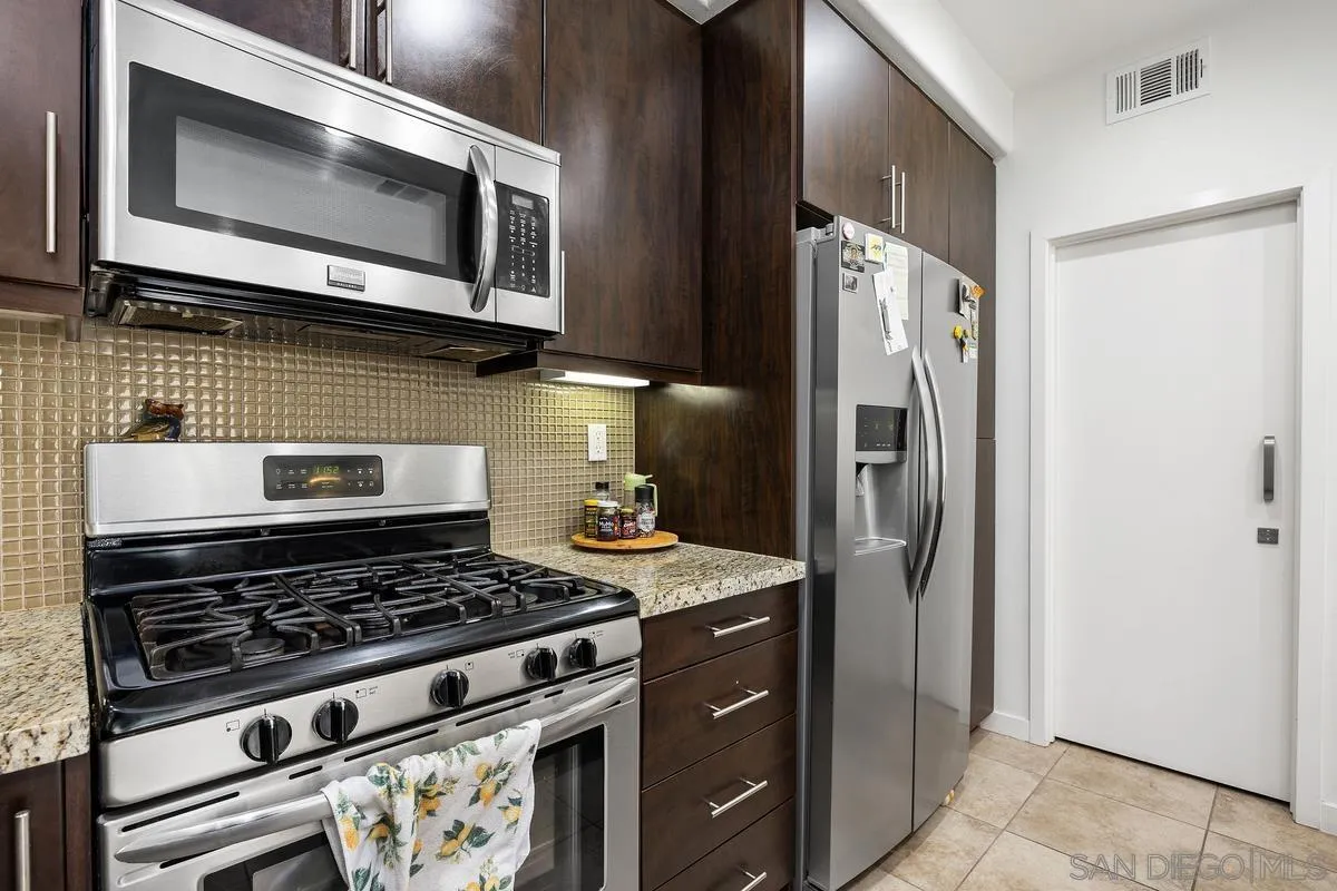 https://cdn.realtyfeed.com/cdn/127/260024455/e4320eb2af2d9bccac7133fb5ba903f4.webp