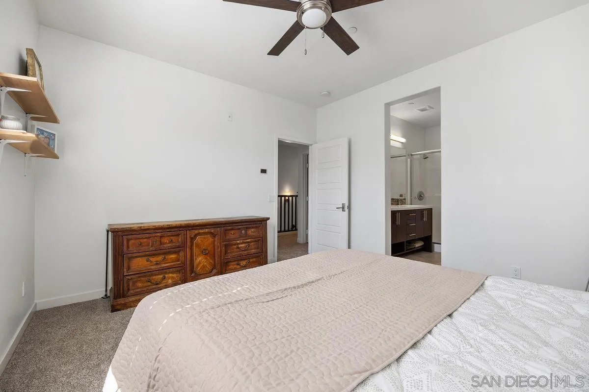 https://cdn.realtyfeed.com/cdn/127/260024455/f77bd6f9b4a8a3a54956780d6ec013b5.webp