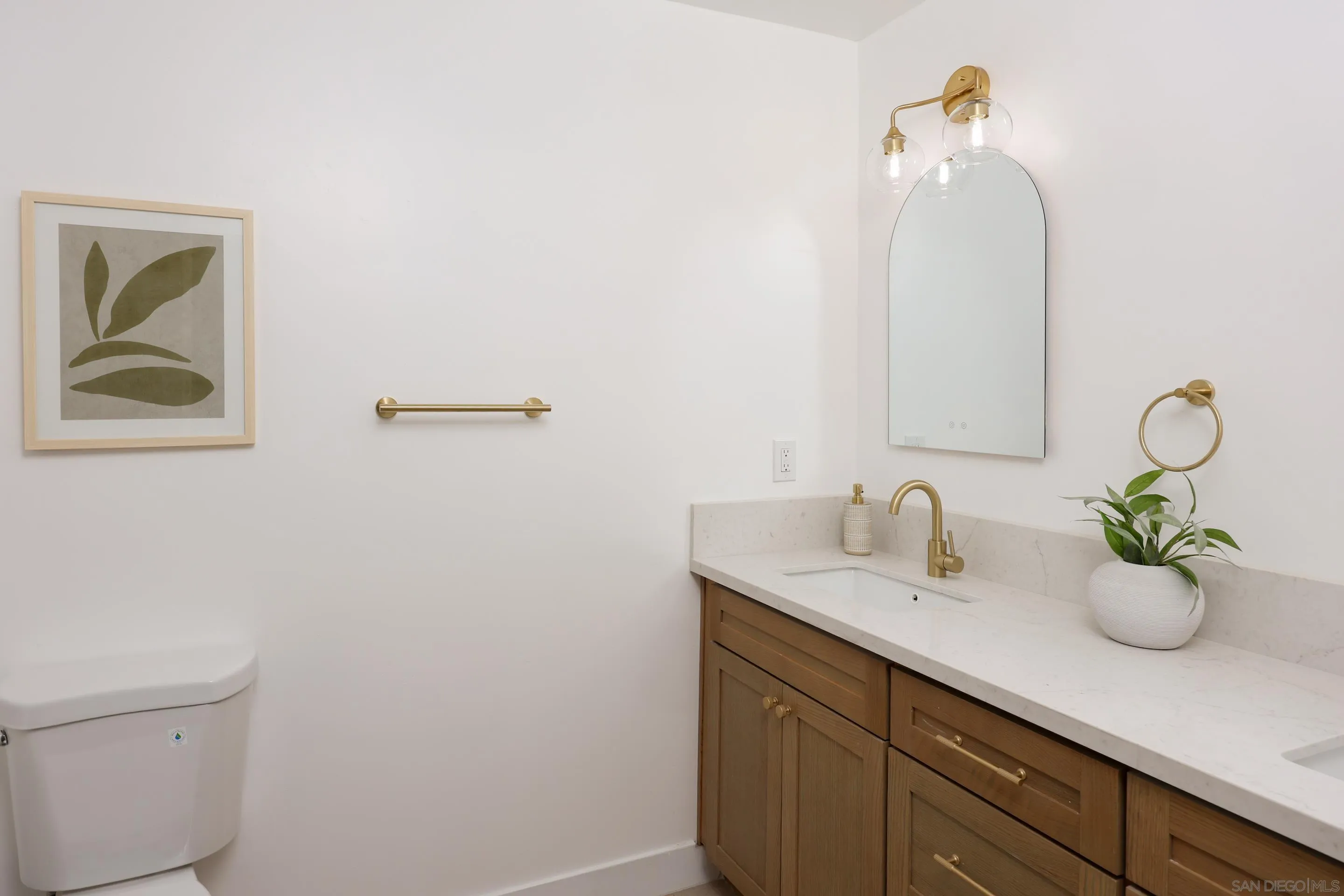 https://cdn.realtyfeed.com/cdn/127/260024460/19b5ff465571c7985a47c89b9a46dbe9.webp
