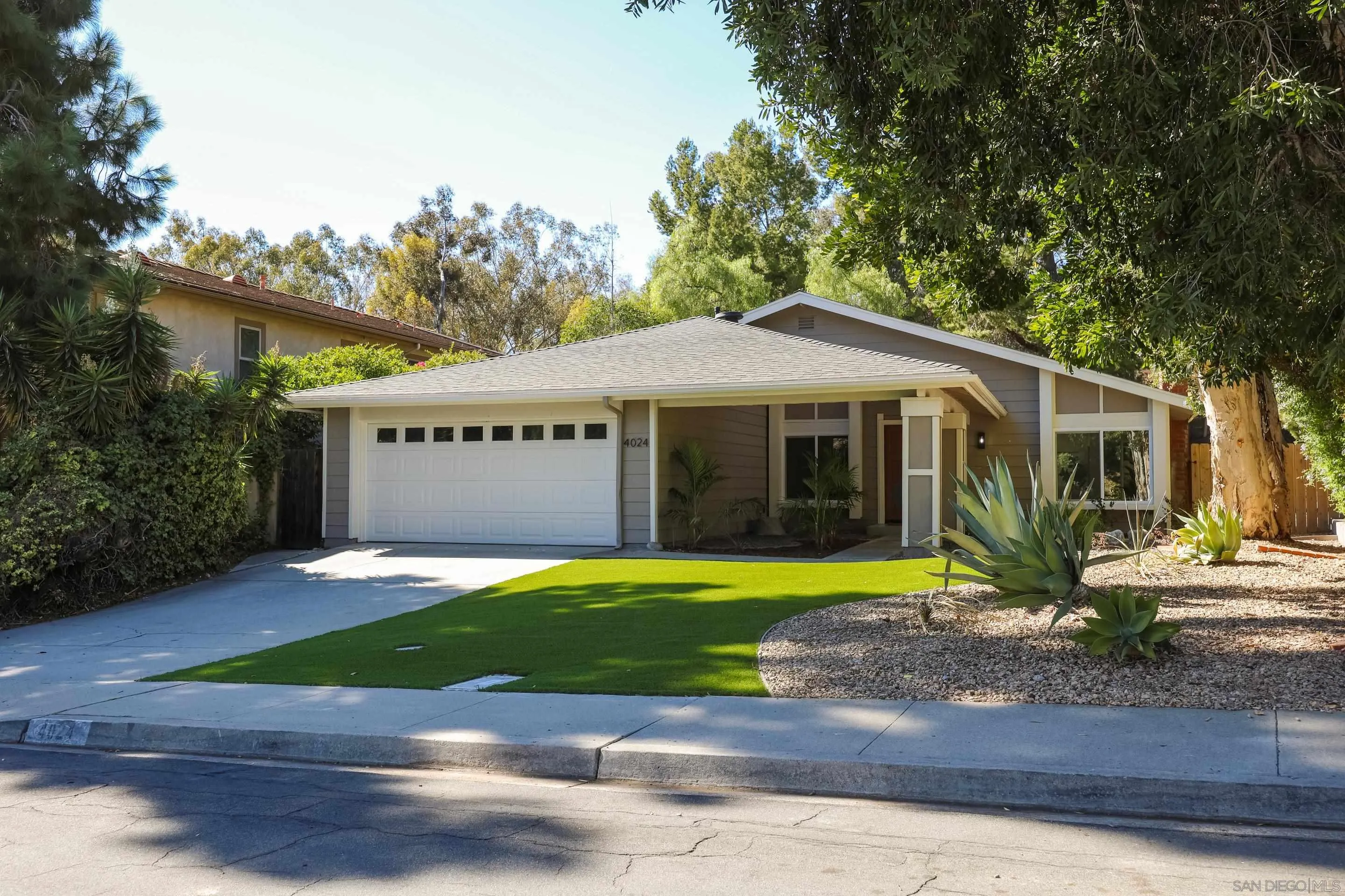 https://cdn.realtyfeed.com/cdn/127/260024460/234d0cd33229701c6547dde5067d8746.webp