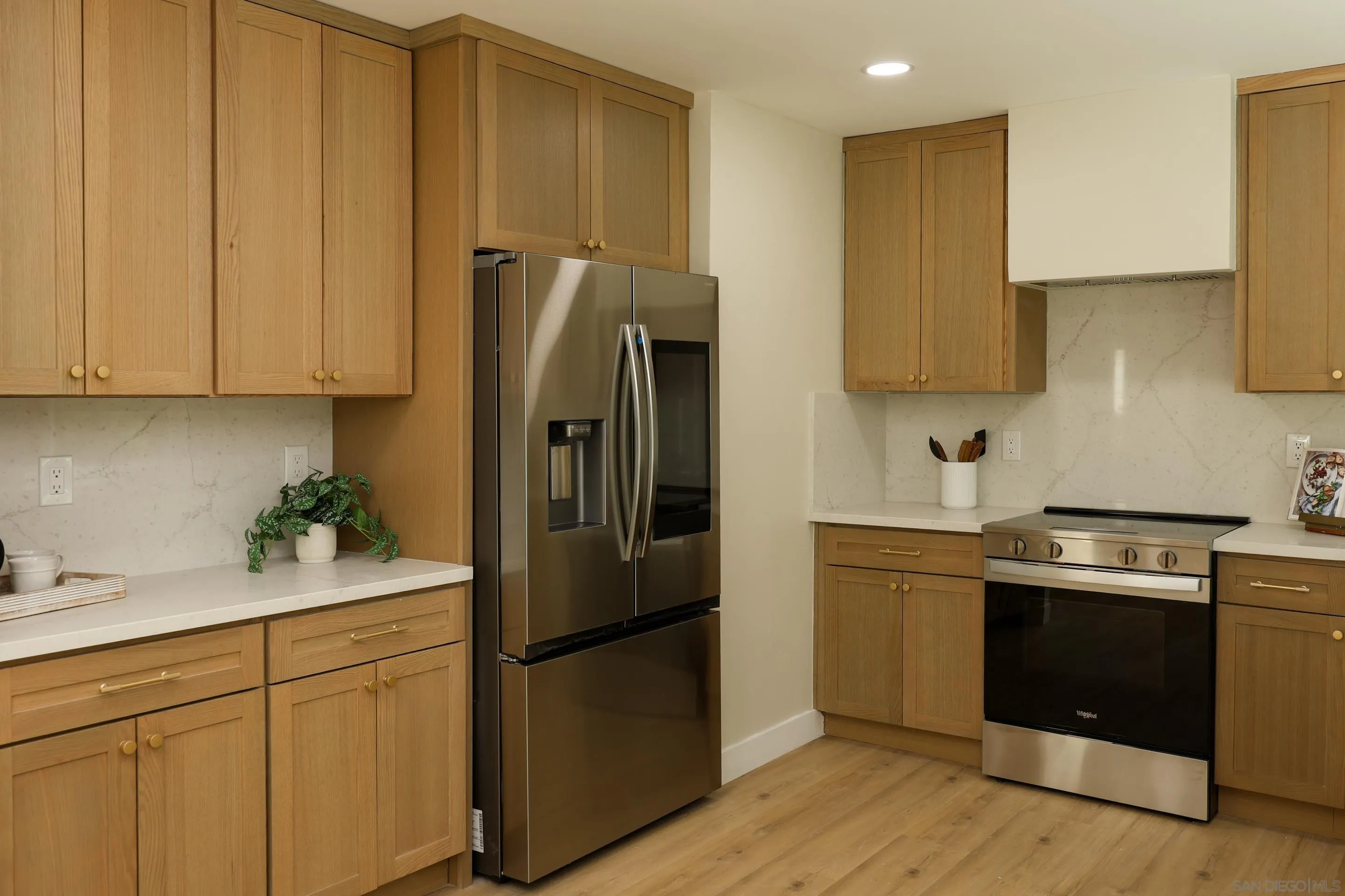https://cdn.realtyfeed.com/cdn/127/260024460/63e7e7e461121ee67c4a33e8f436e32c.webp