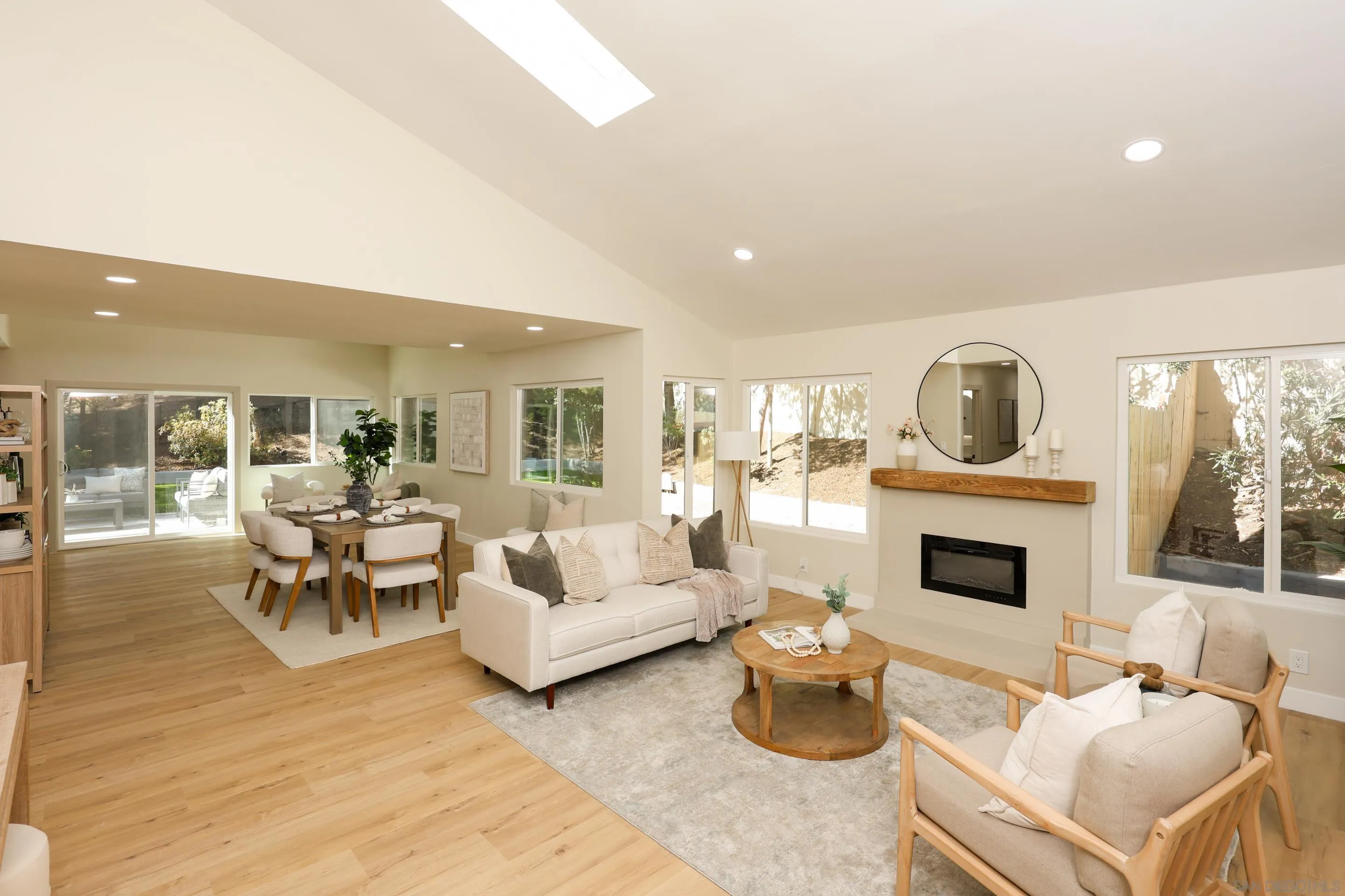 https://cdn.realtyfeed.com/cdn/127/260024460/cfef00e1978c97a7c2804e7a75f95688.webp