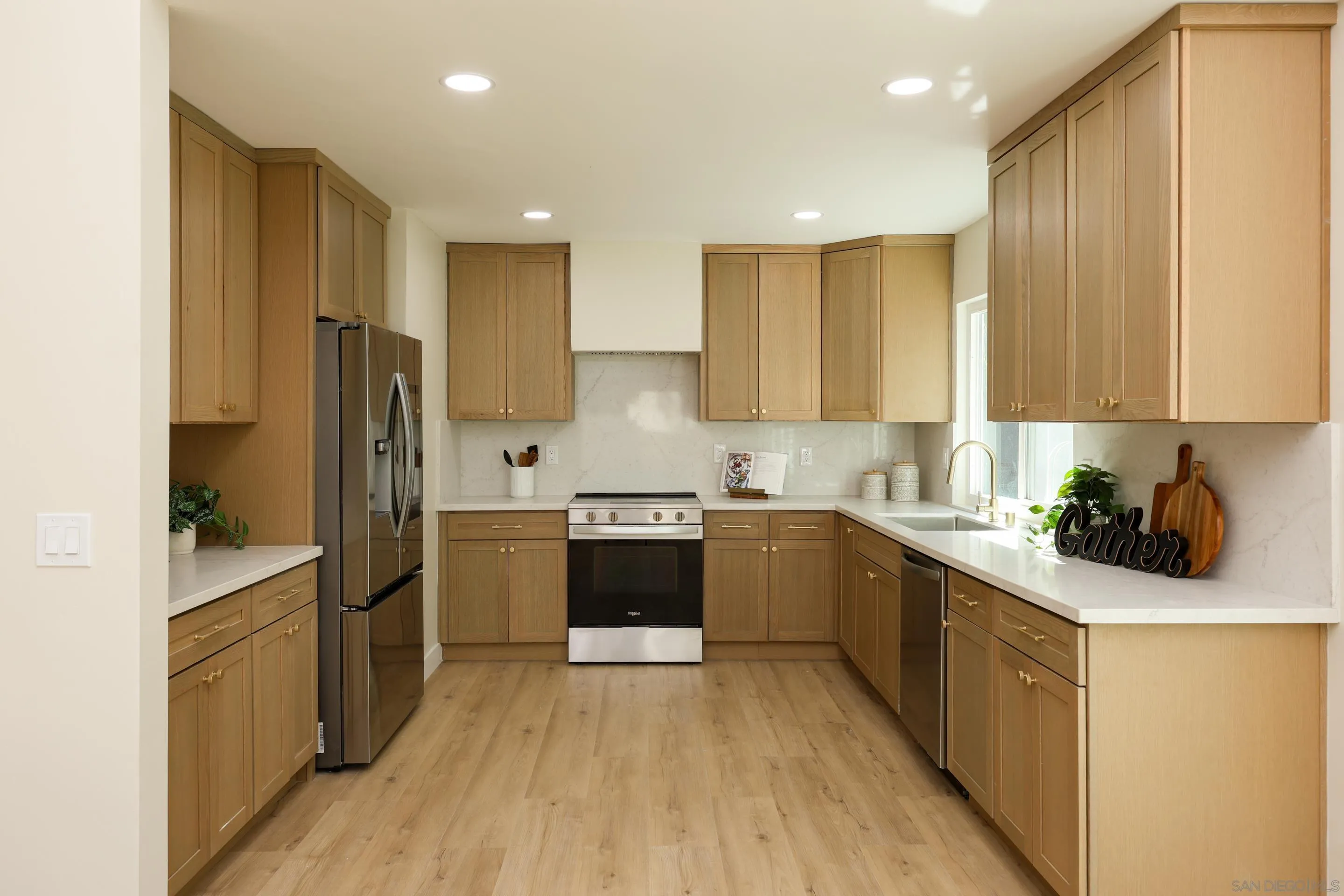 https://cdn.realtyfeed.com/cdn/127/260024460/dfb44f3073af207b867677389422ade0.webp