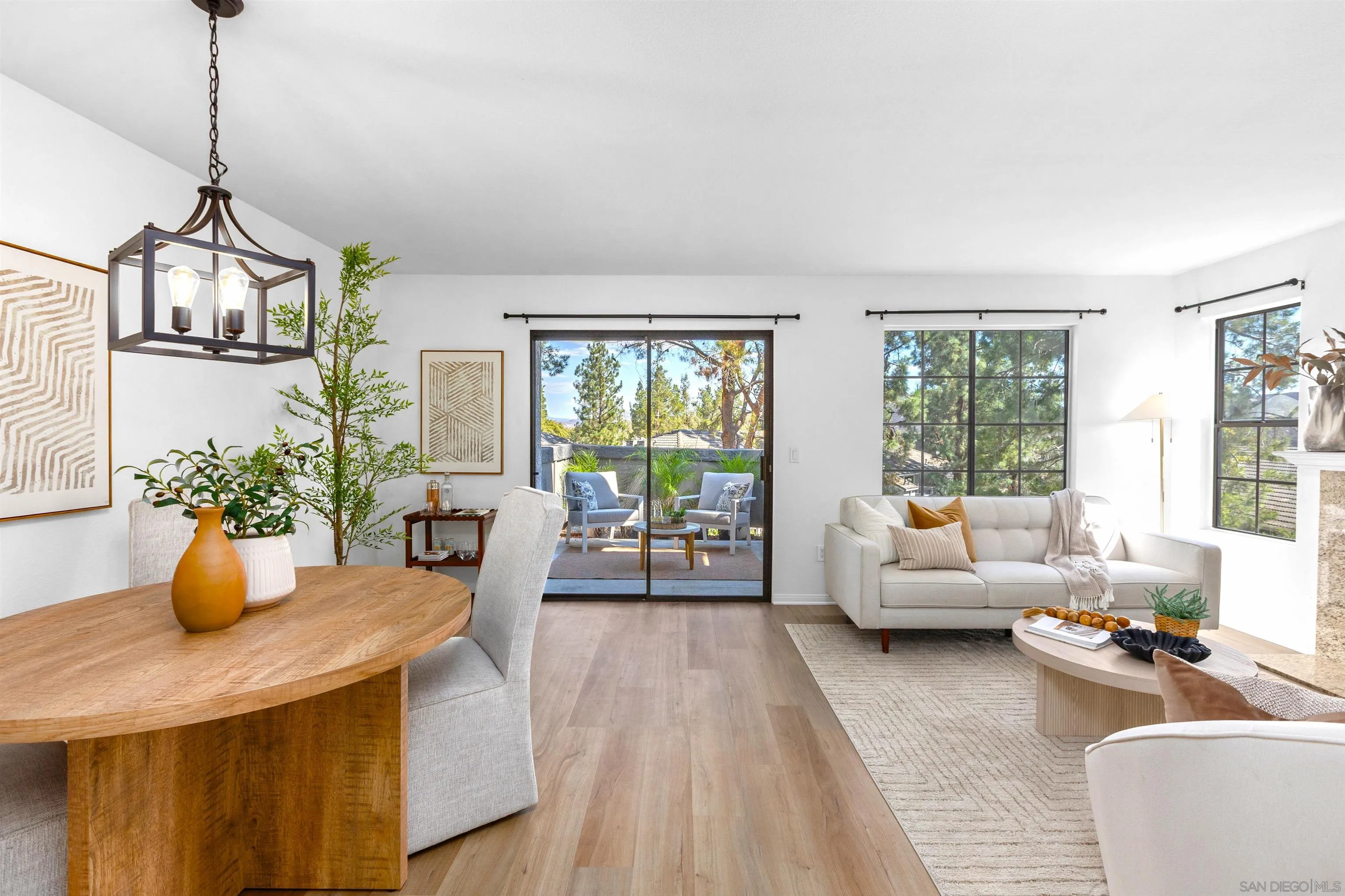 https://cdn.realtyfeed.com/cdn/127/260024466/e003bed637346c7ed5c16b5bedf39687.webp