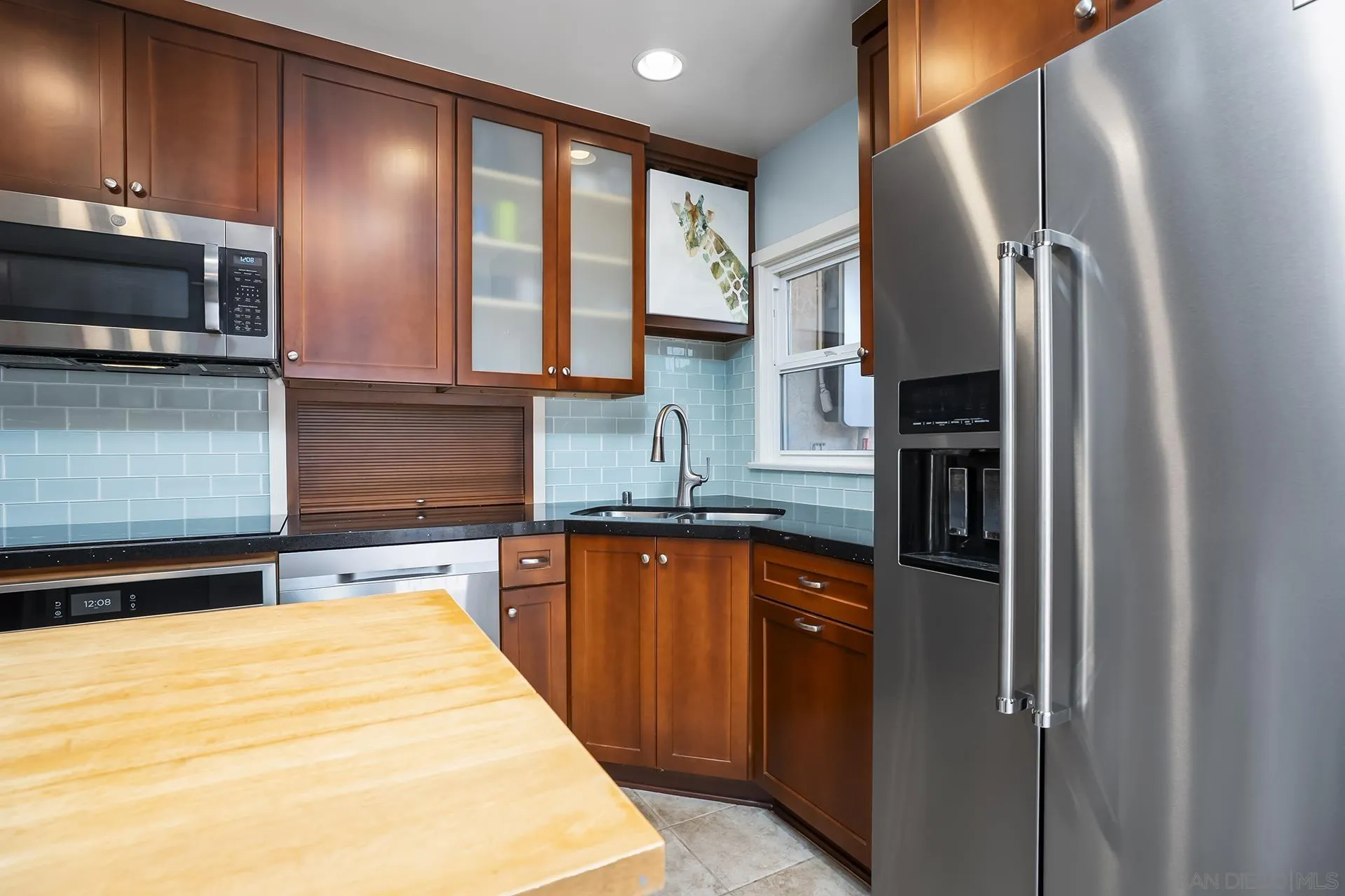 https://cdn.realtyfeed.com/cdn/127/260024468/ea6868246e6a4eae6ef2d0a1d01b1a9b.webp