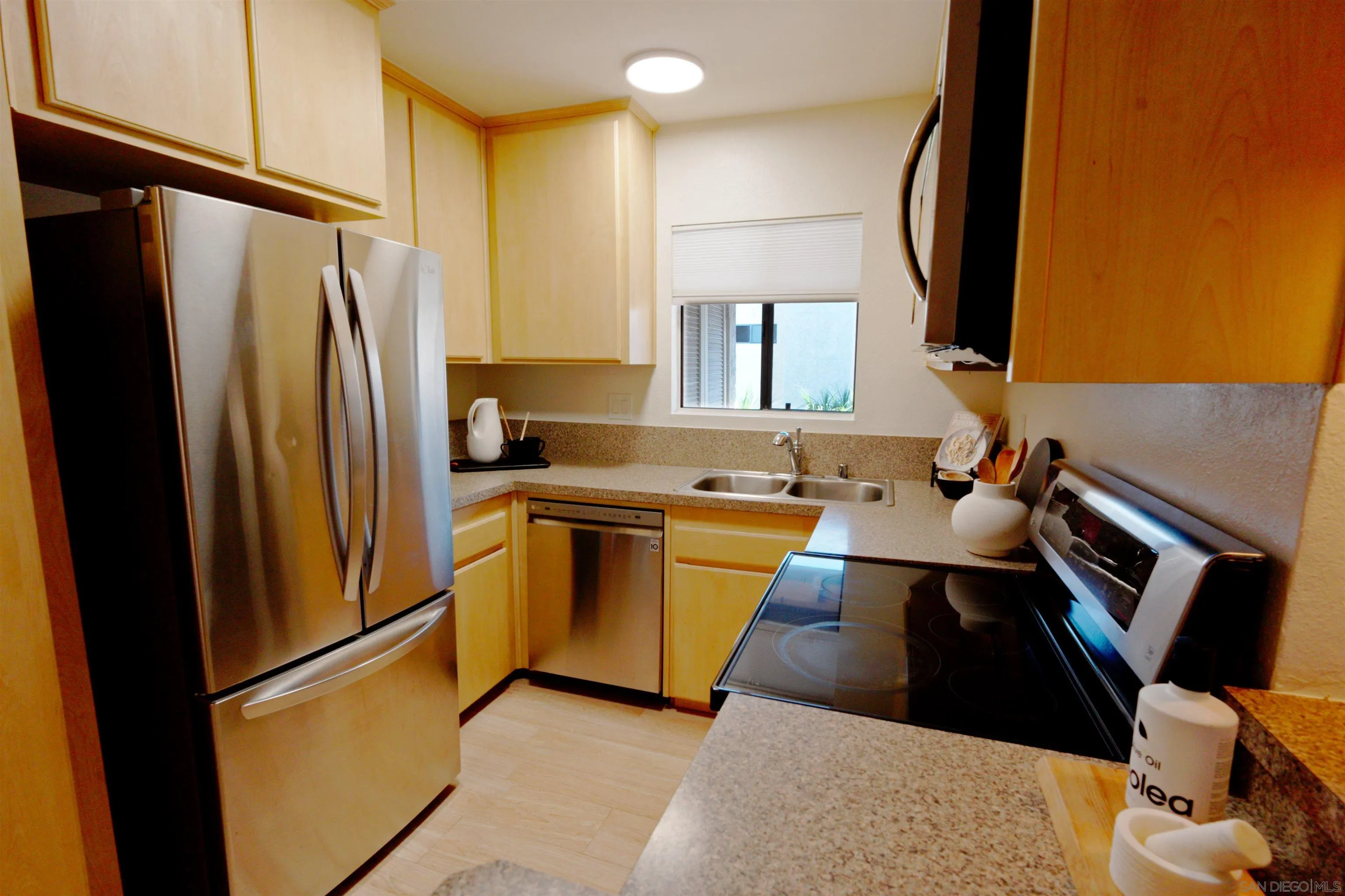 https://cdn.realtyfeed.com/cdn/127/260024475/5752f02e9517af63bf867bc397fbc714.webp