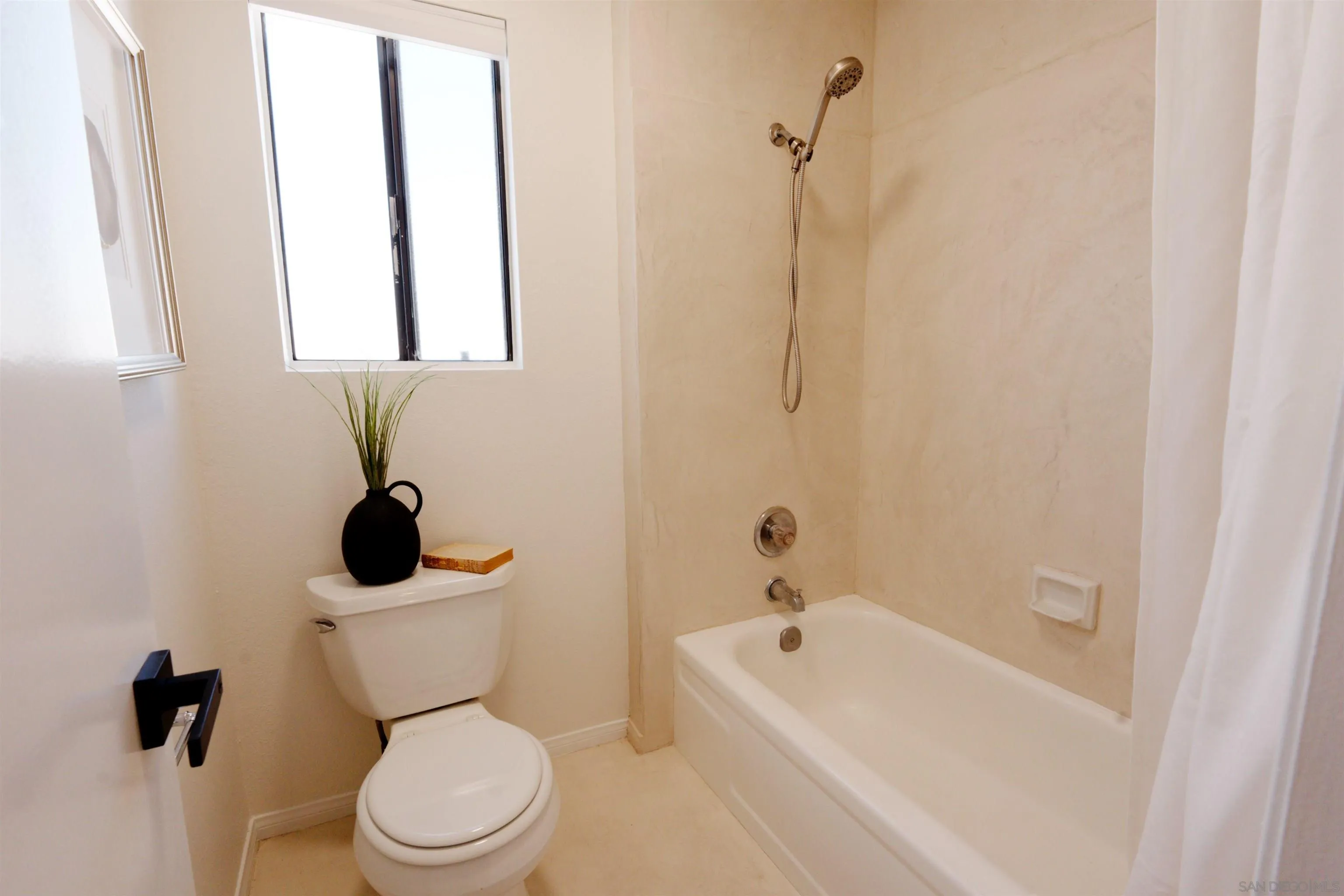 https://cdn.realtyfeed.com/cdn/127/260024475/9248ad7aeeeb224ddf3c30539e2a891c.webp