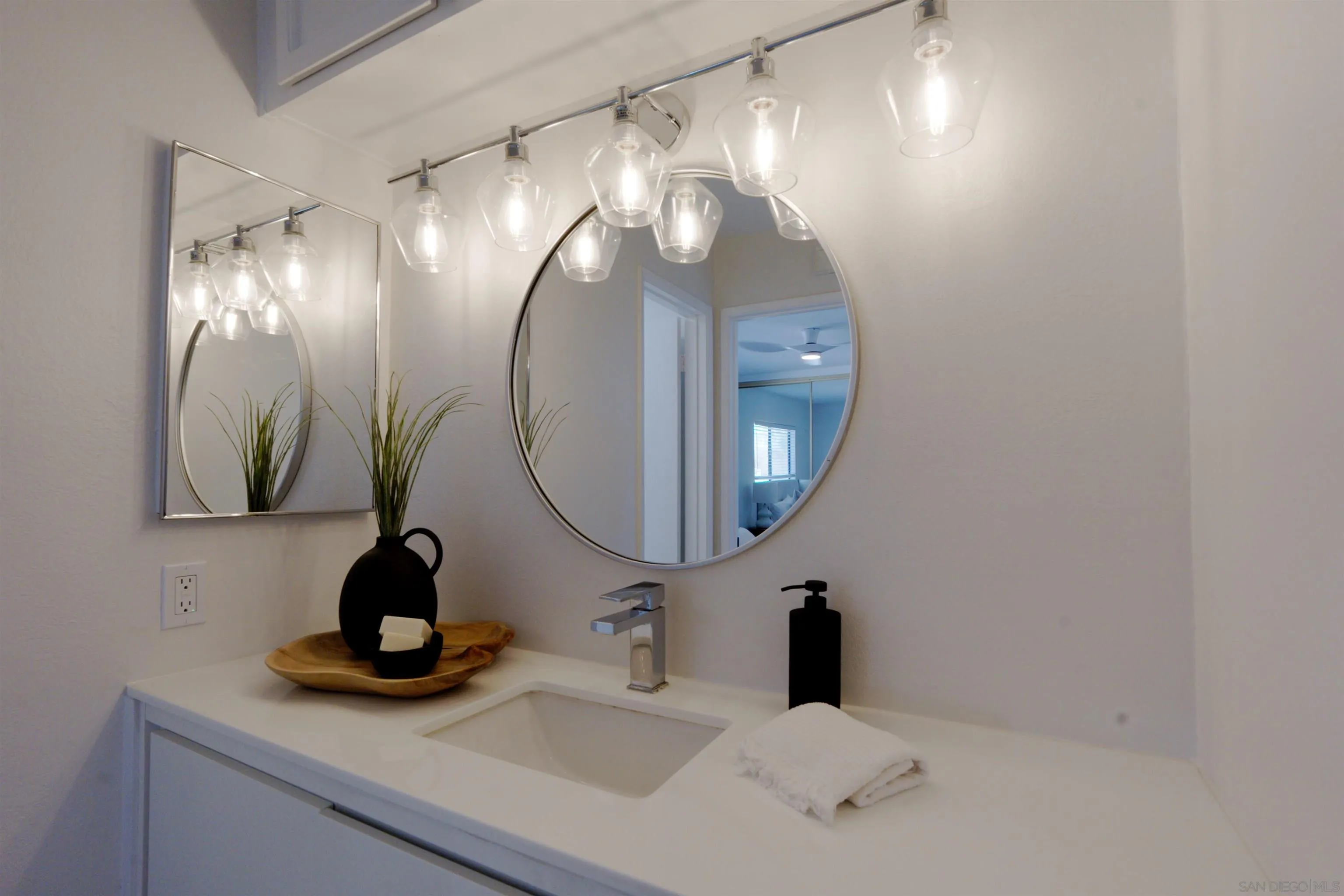 https://cdn.realtyfeed.com/cdn/127/260024475/bb7d3424eb30581b0d4e3e761fbcd1cc.webp