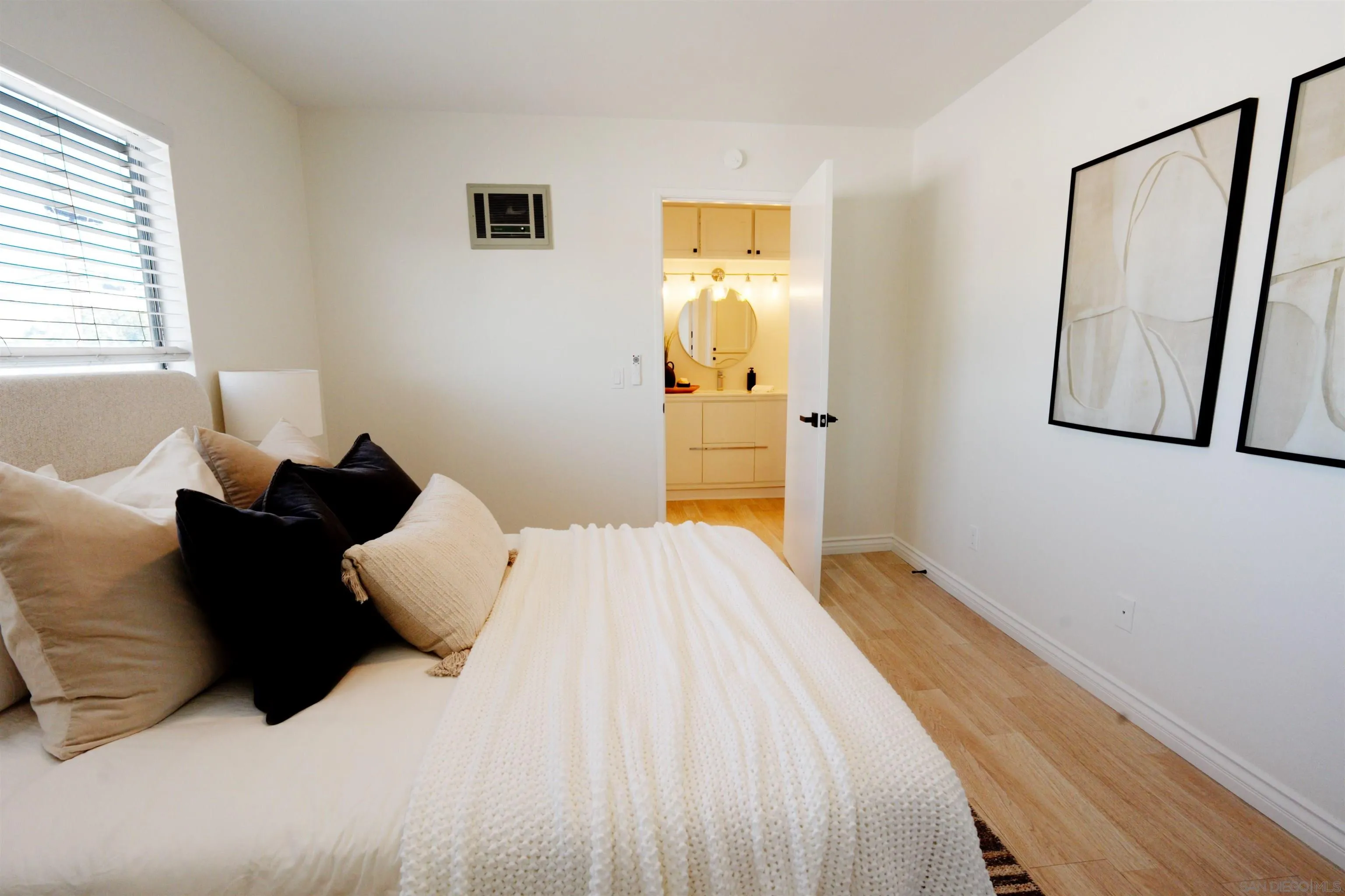 https://cdn.realtyfeed.com/cdn/127/260024475/fa3cd9e104dfa0f55857914a0298d6e3.webp
