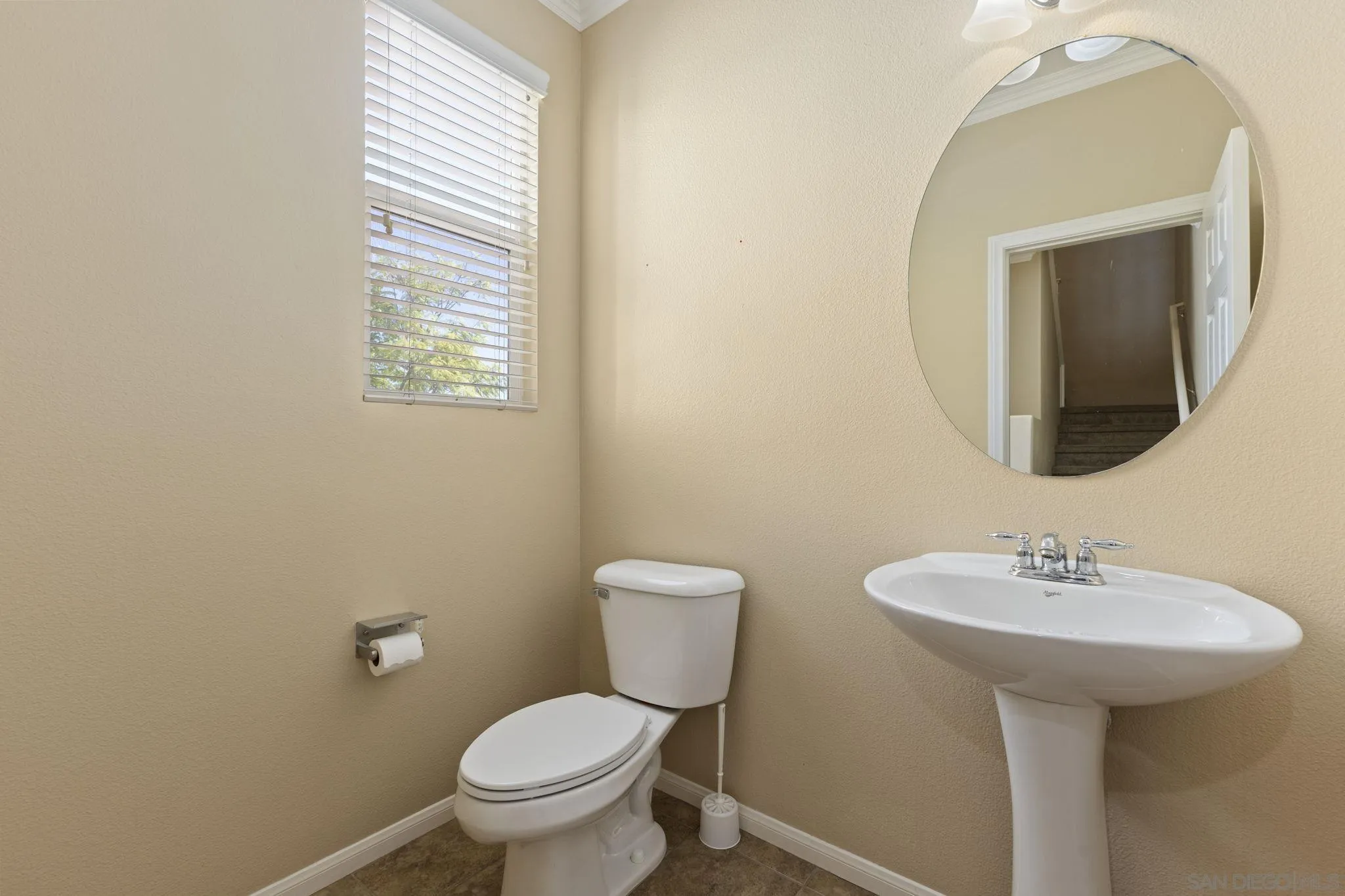 https://cdn.realtyfeed.com/cdn/127/260024476/0c984adebe19b1b713de18eeb2651472.webp