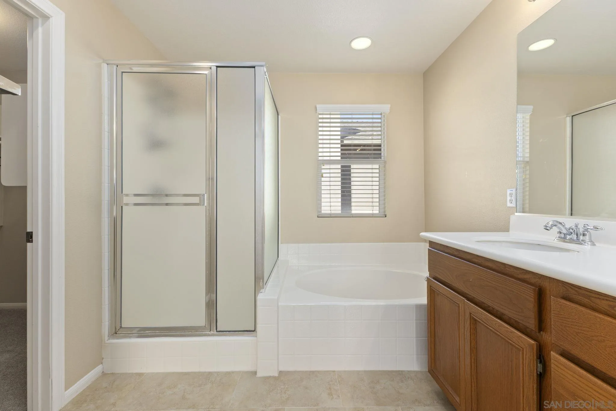 https://cdn.realtyfeed.com/cdn/127/260024476/17e9264a0f37ef6e55dfc8404dbba7a3.webp