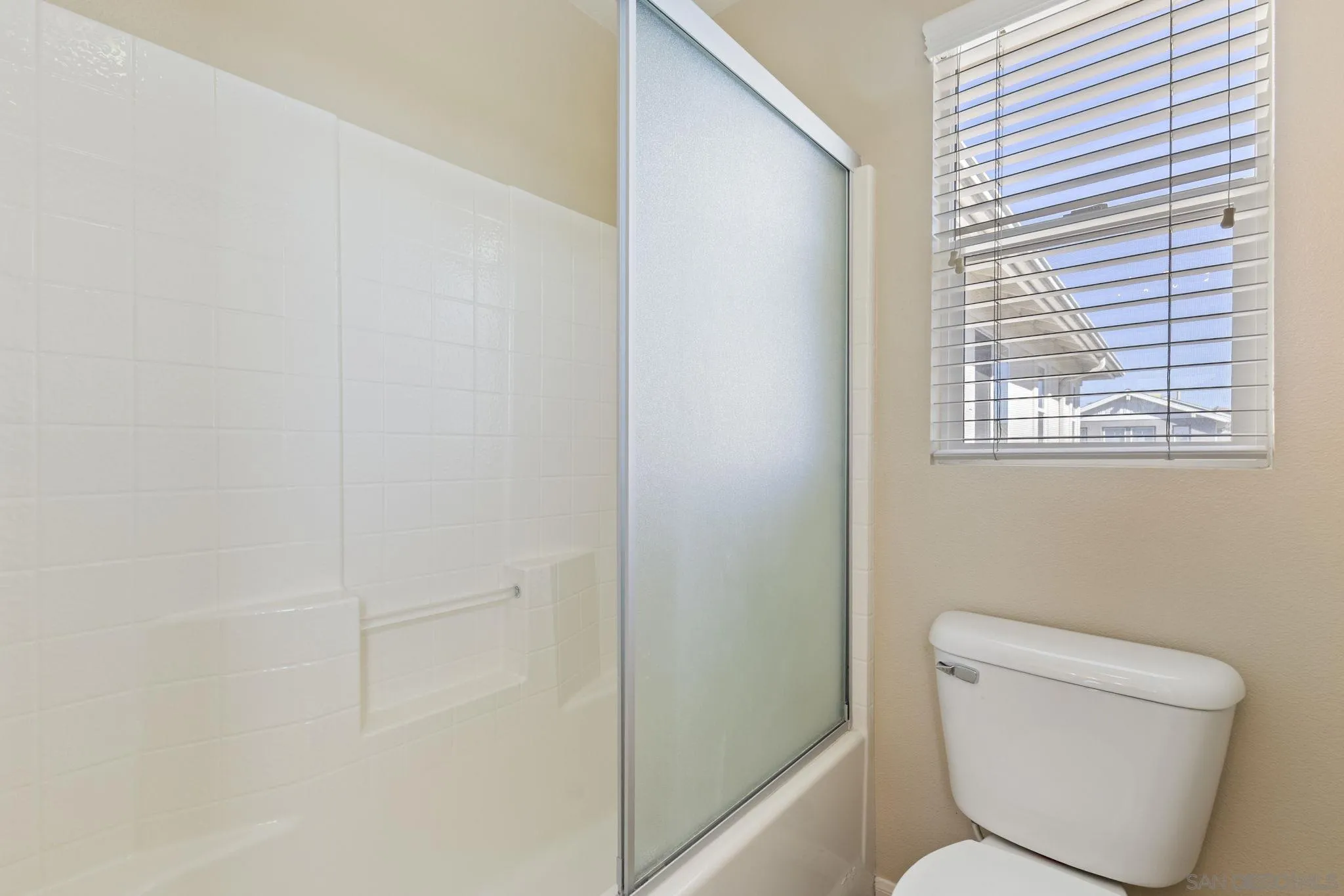 https://cdn.realtyfeed.com/cdn/127/260024476/1ffb812a938c31546f1f980251e772e6.webp
