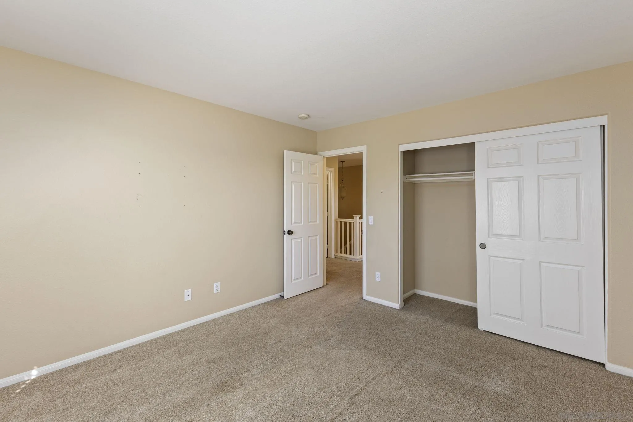 https://cdn.realtyfeed.com/cdn/127/260024476/797338cabc9013677976fc13befa824d.webp