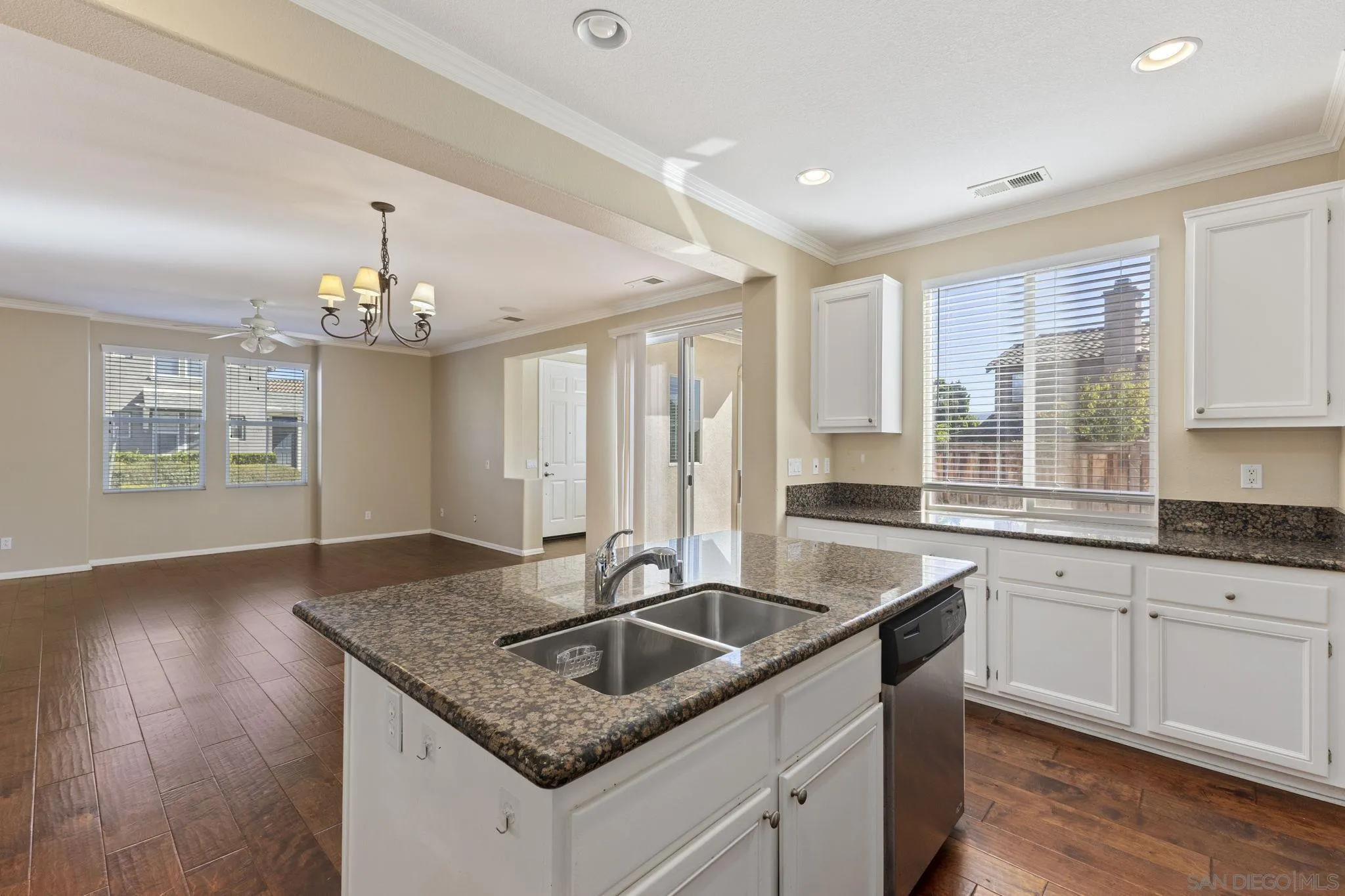 https://cdn.realtyfeed.com/cdn/127/260024476/9b8a412e29534b7211b2a89890656f02.webp