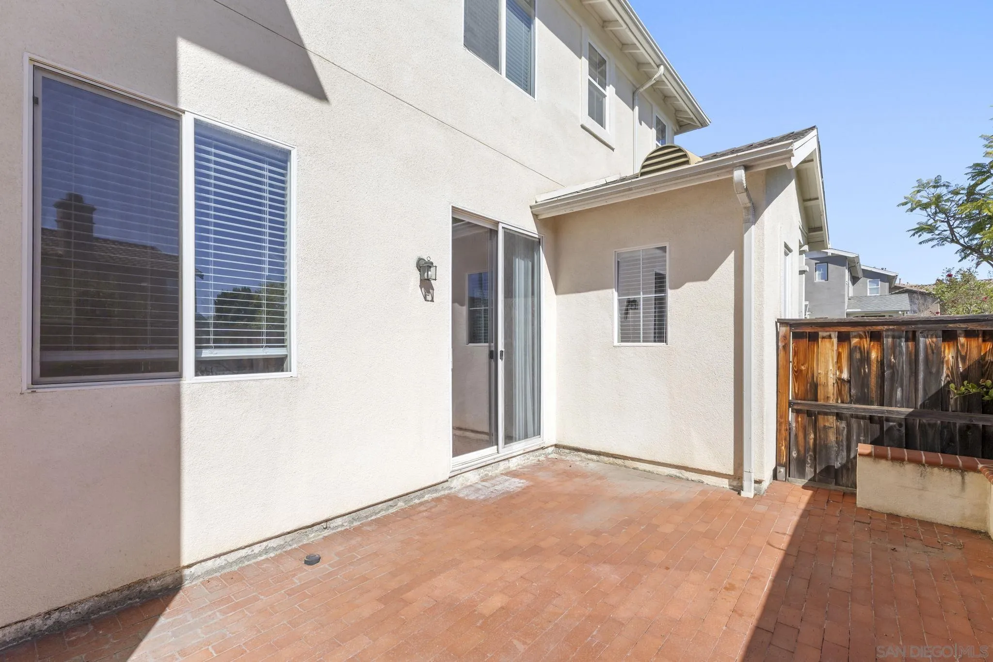 https://cdn.realtyfeed.com/cdn/127/260024476/ae6f8fe111fb48df9e7fb7f67729d00d.webp