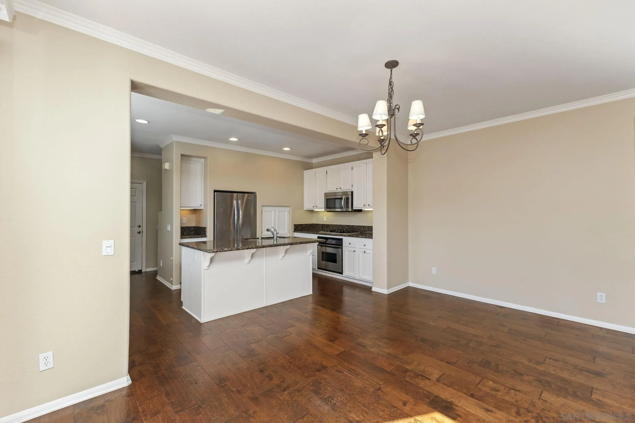 https://cdn.realtyfeed.com/cdn/127/260024476/af8842157ca8d4e0c8e517ff3566bb22.webp