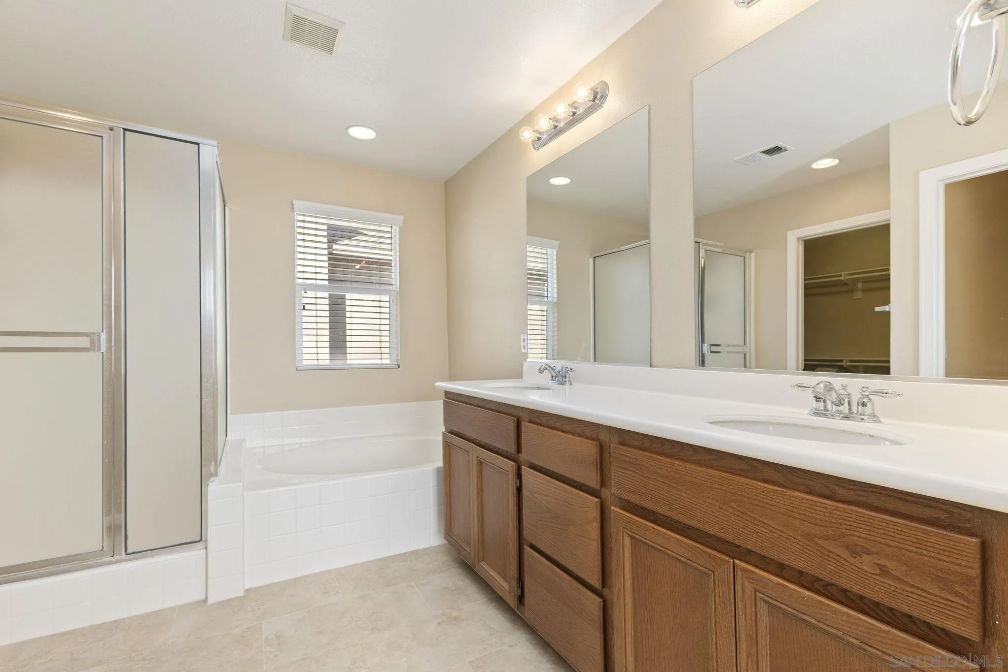 https://cdn.realtyfeed.com/cdn/127/260024476/c8ec20c0a4866c115c20c7106b2ea4d7.webp