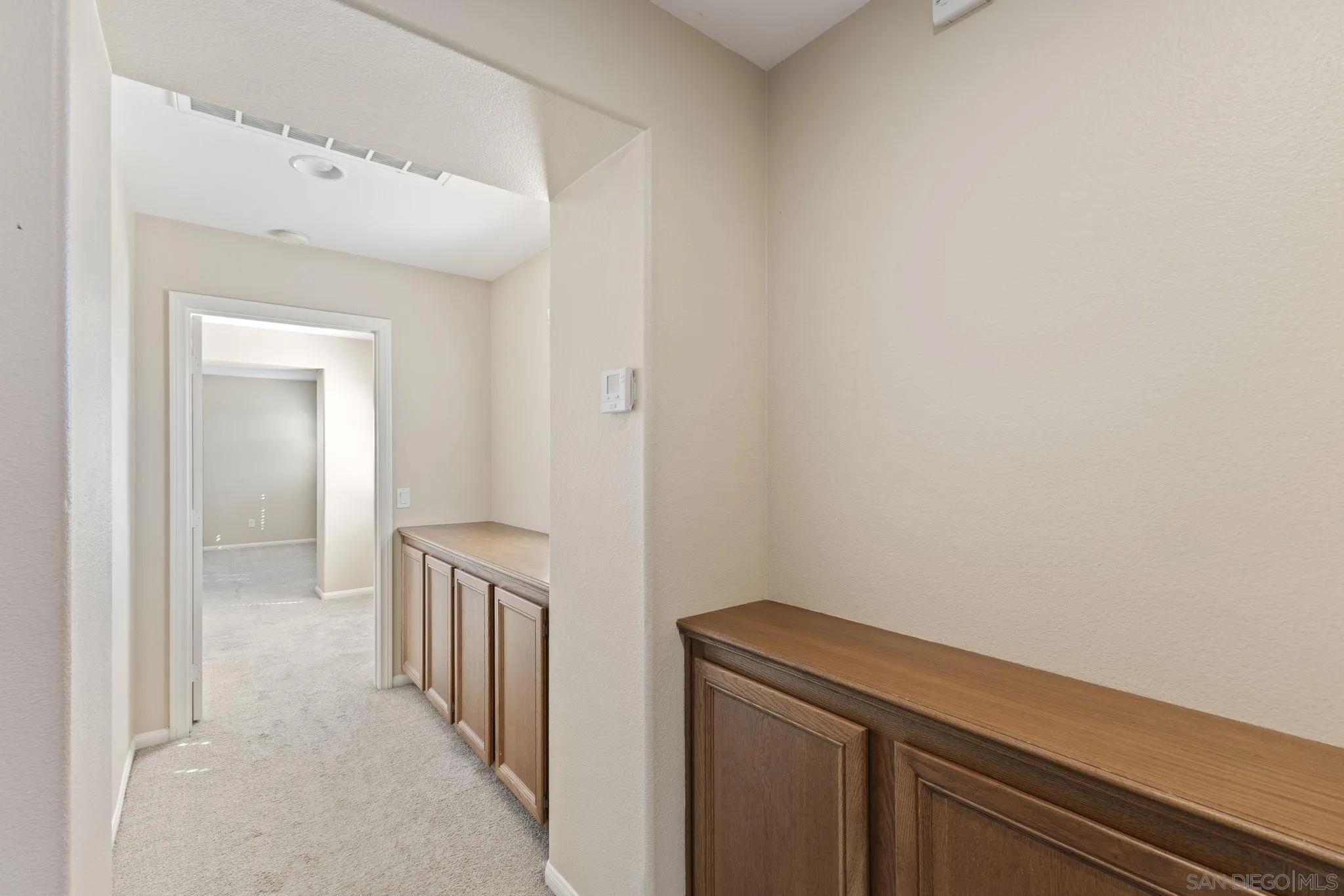 https://cdn.realtyfeed.com/cdn/127/260024476/fa001defb496bdf448cc74c7b5f9abbd.webp