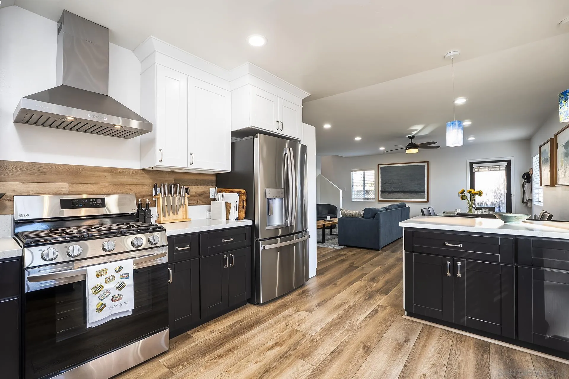 https://cdn.realtyfeed.com/cdn/127/260024481/6916d79701473bc87d980033132e3141.webp
