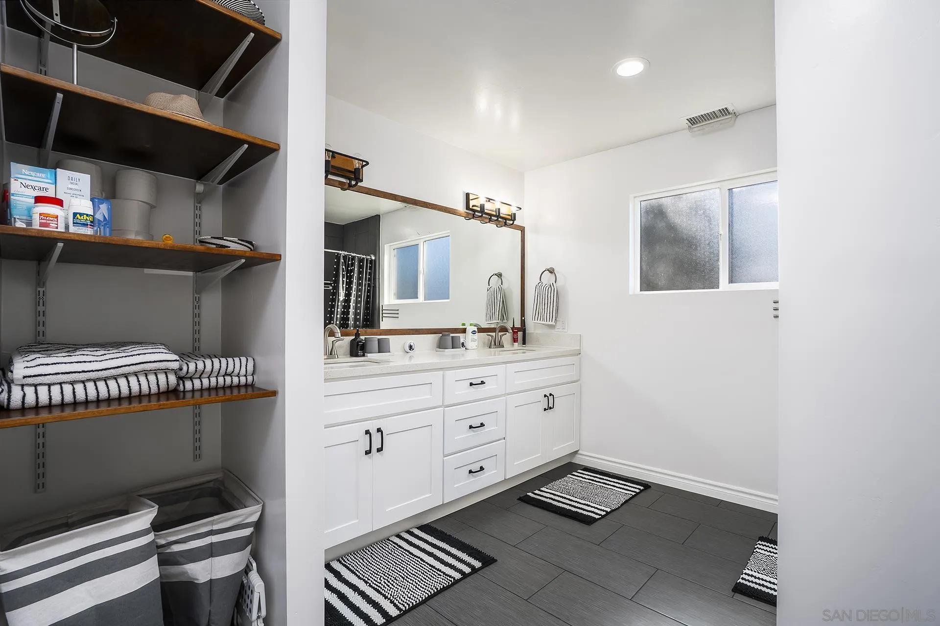 https://cdn.realtyfeed.com/cdn/127/260024481/b7efbb2d6bd31d5e73aa5c43f3f9d534.webp
