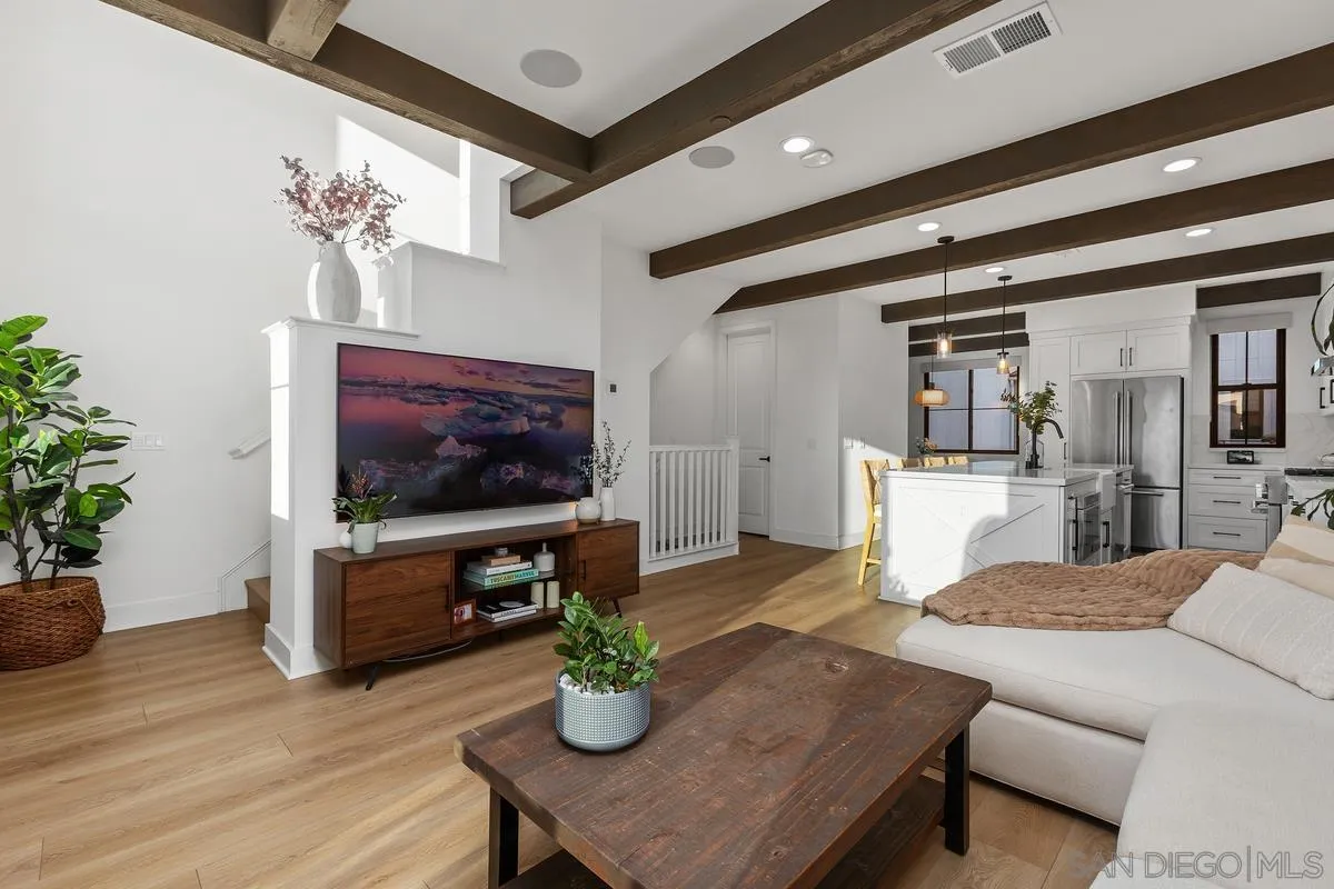 https://cdn.realtyfeed.com/cdn/127/260024482/41a2d8ef46528033bd60594cb03e8a83.webp