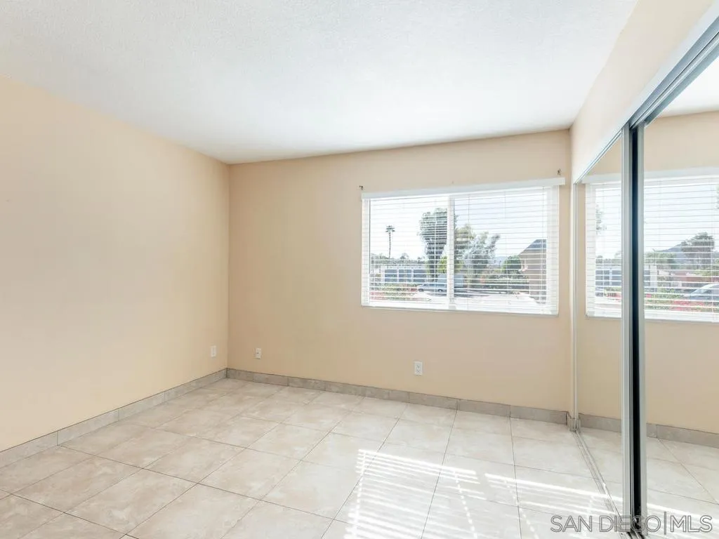 https://cdn.realtyfeed.com/cdn/127/260024489/10e12319bc841098c73833916f7f01ba.webp