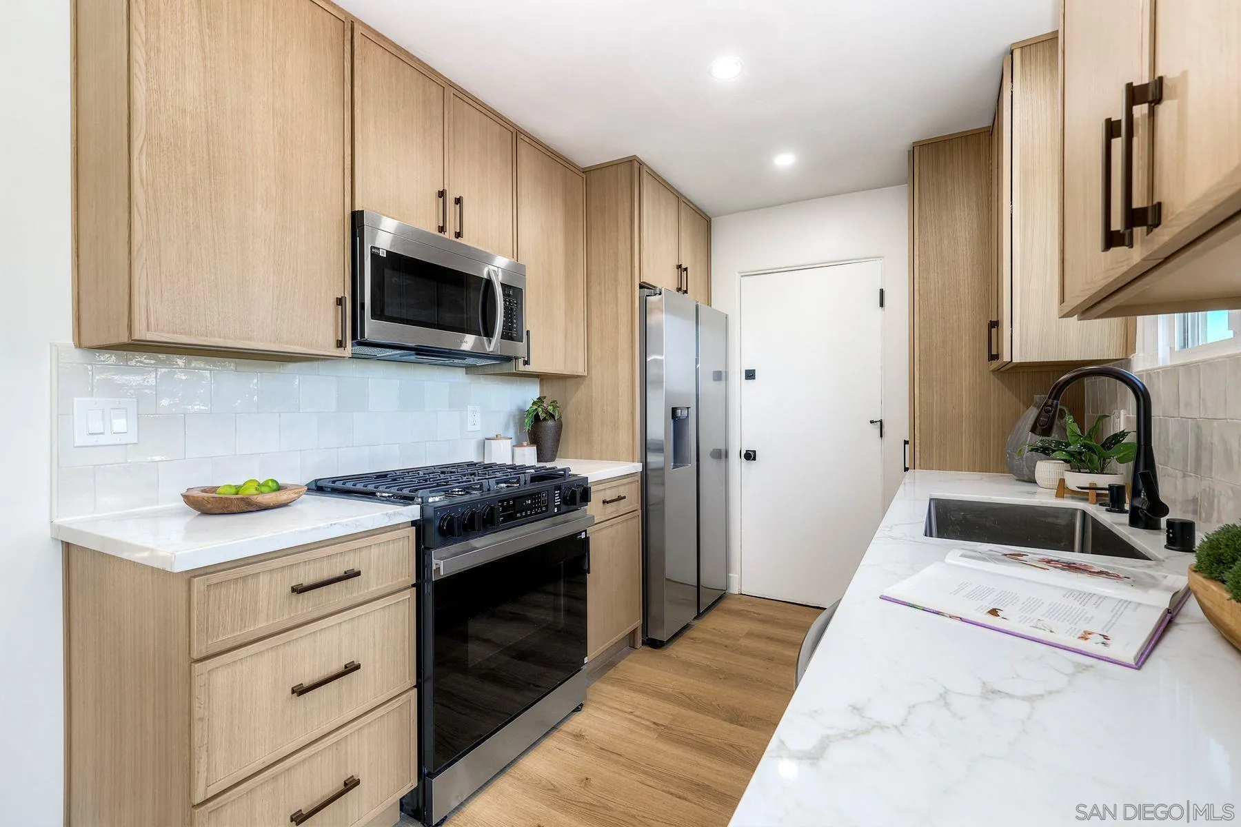 https://cdn.realtyfeed.com/cdn/127/260024492/cc89a37b4b321b0462baecae085bc9f4.webp
