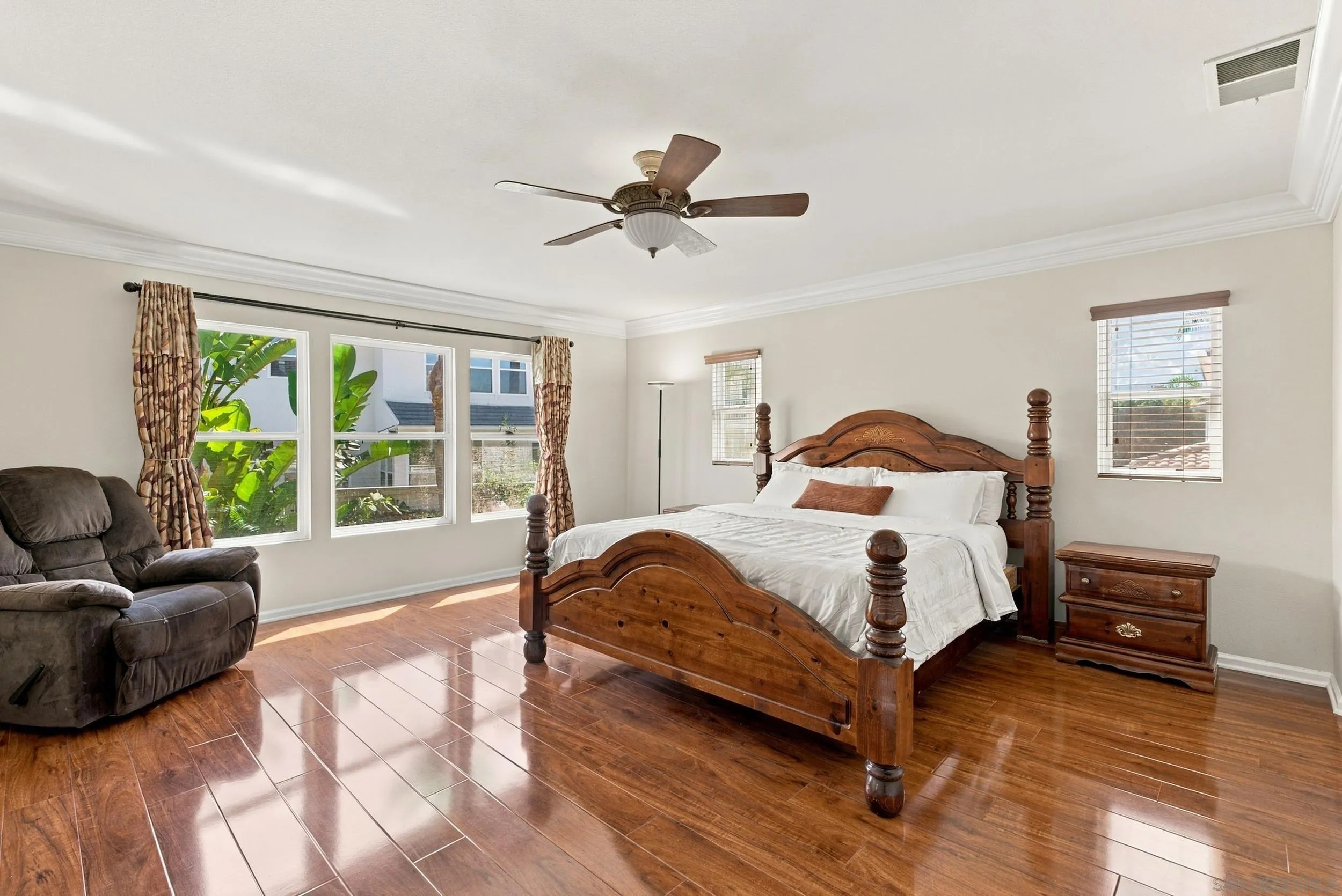 https://cdn.realtyfeed.com/cdn/127/260024495/50e740c44c8e9b6565dcb347915aa8b8.webp