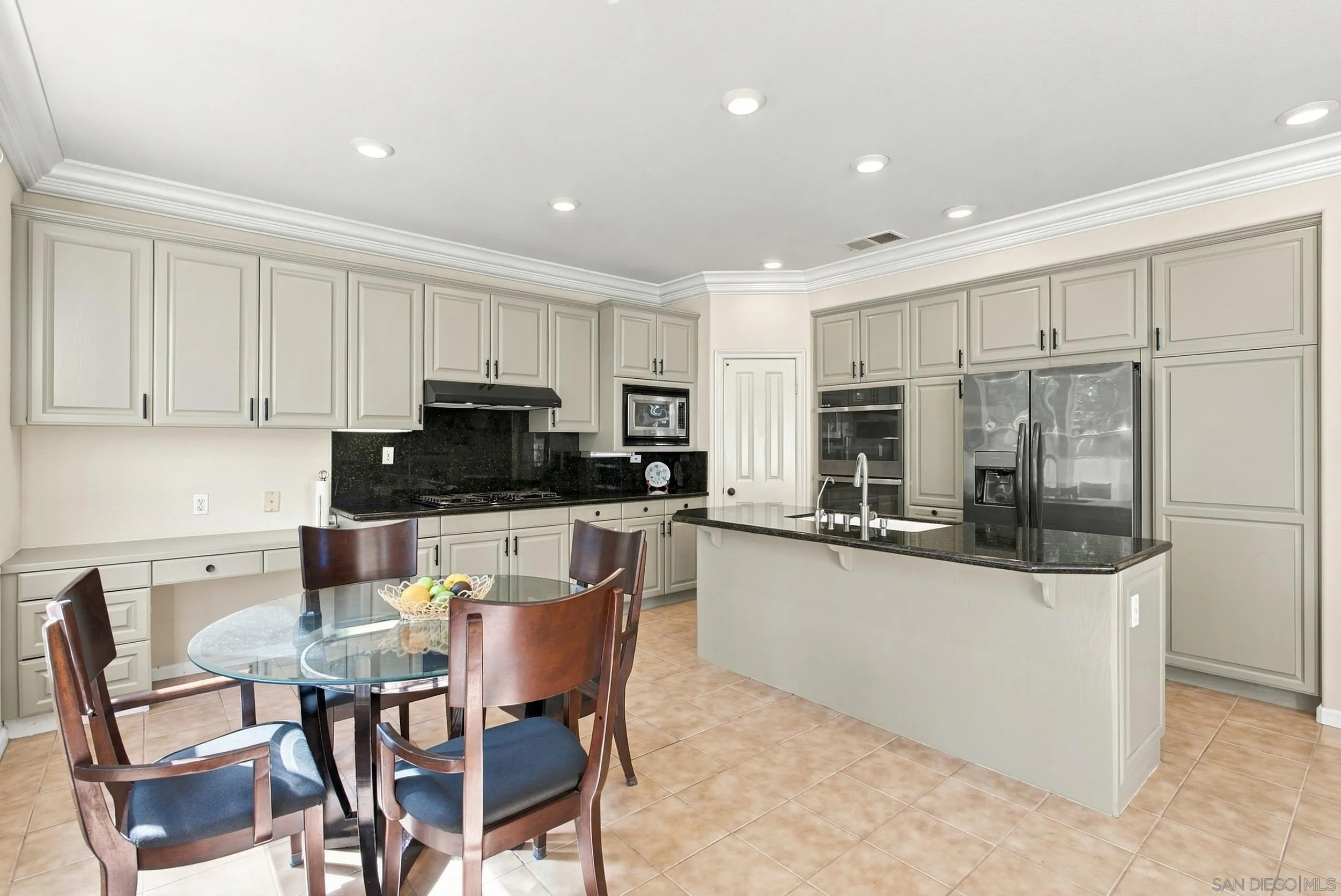 https://cdn.realtyfeed.com/cdn/127/260024495/572c0683bf283f4a75ddad9797c8b1aa.webp