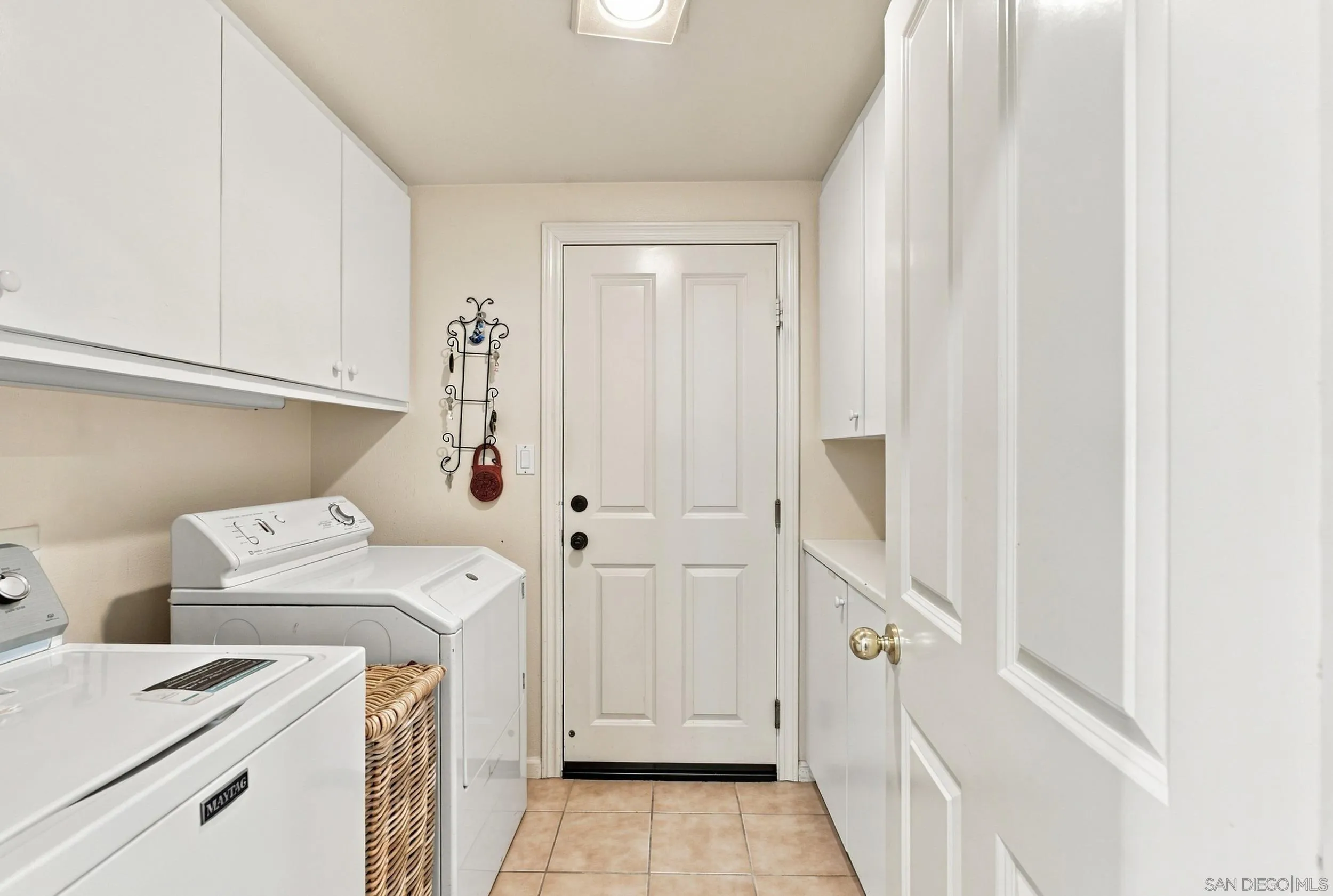 https://cdn.realtyfeed.com/cdn/127/260024495/801076ccf9844979617071c72f904af0.webp