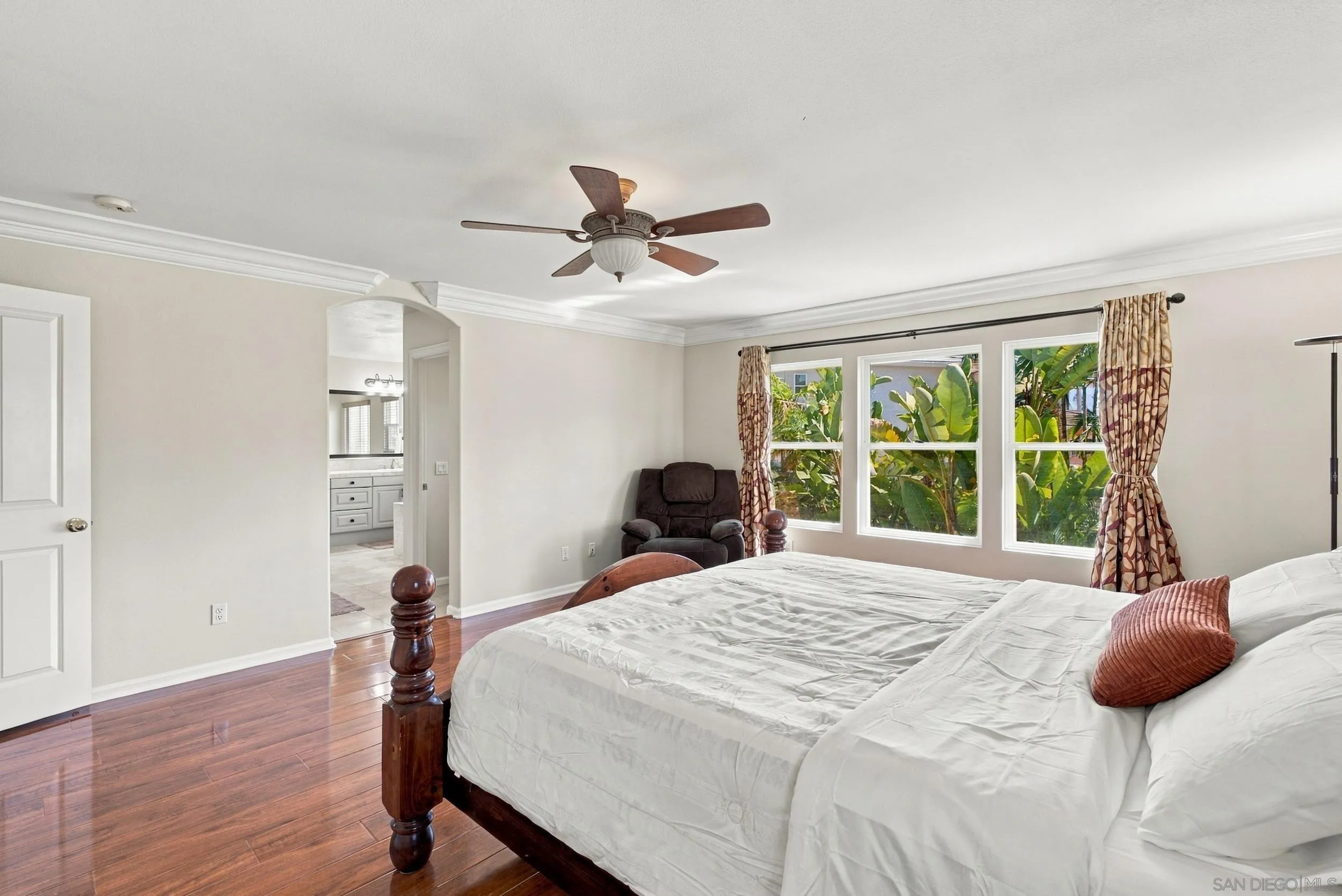 https://cdn.realtyfeed.com/cdn/127/260024495/94518e60b10b4110b88c67d9040fba60.webp