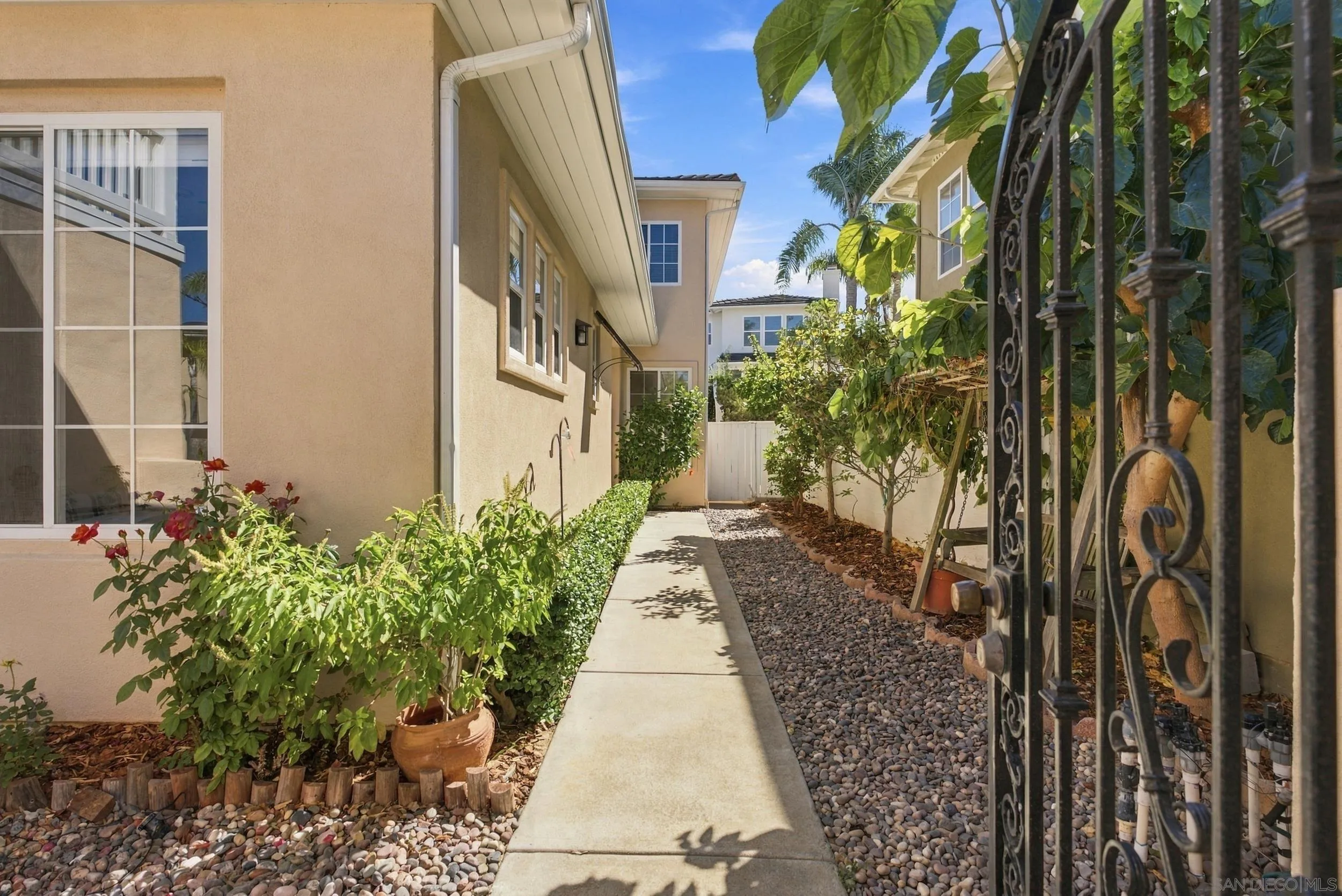 https://cdn.realtyfeed.com/cdn/127/260024495/abf0b4ee6ef68bdf916ef15d1b8b3d8f.webp